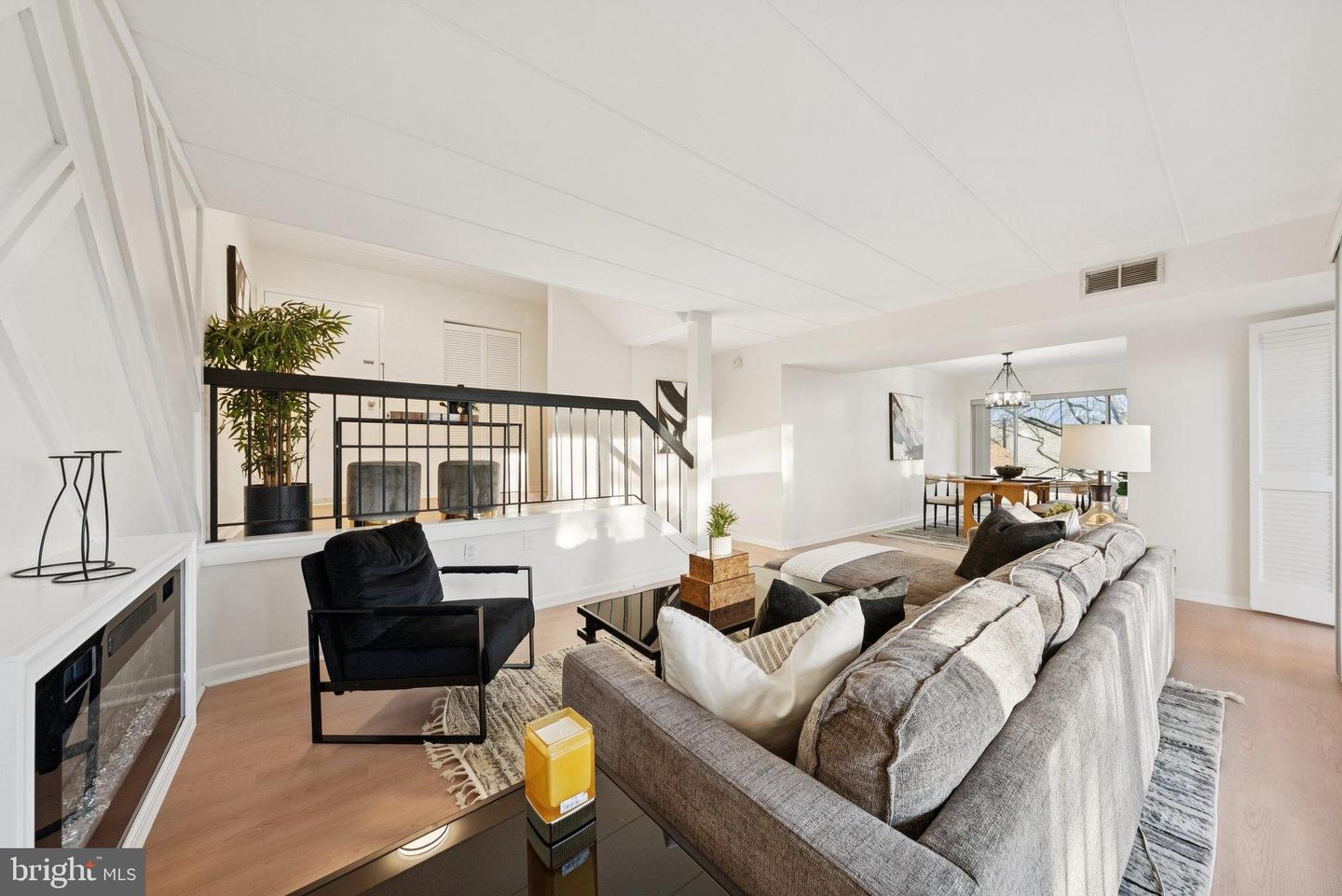 100 ROBERTS LN #300, ALEXANDRIA, Virginia 22314, 3 Bedrooms Bedrooms, 5 Rooms Rooms,2 BathroomsBathrooms,Residential,For sale,100 ROBERTS LN #300,VAAX2052260 MLS # VAAX2052260 100 ROBERTS LN #300, ALEXANDRIA, Virginia 22314, 3 Bedrooms Bedrooms, 5 Rooms Rooms,2 BathroomsBathrooms,Residential,For sale,100 ROBERTS LN #300,VAAX2052260 MLS # VAAX2052260