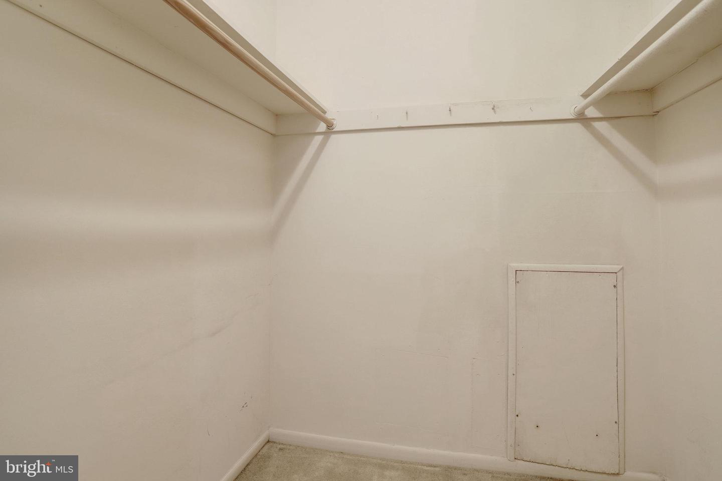 8300 TOBIN RD #23, ANNANDALE, Virginia 22003, 3 Bedrooms Bedrooms, ,2 BathroomsBathrooms,Residential,For sale,8300 TOBIN RD #23,VAFX2281818 MLS # VAFX2281818