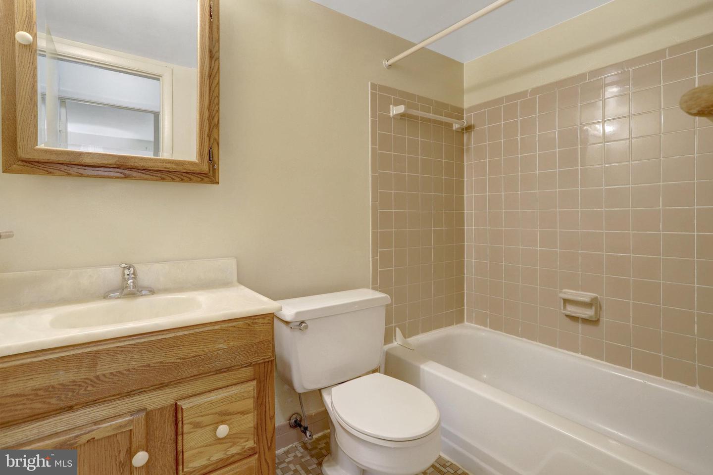 8300 TOBIN RD #23, ANNANDALE, Virginia 22003, 3 Bedrooms Bedrooms, ,2 BathroomsBathrooms,Residential,For sale,8300 TOBIN RD #23,VAFX2281818 MLS # VAFX2281818