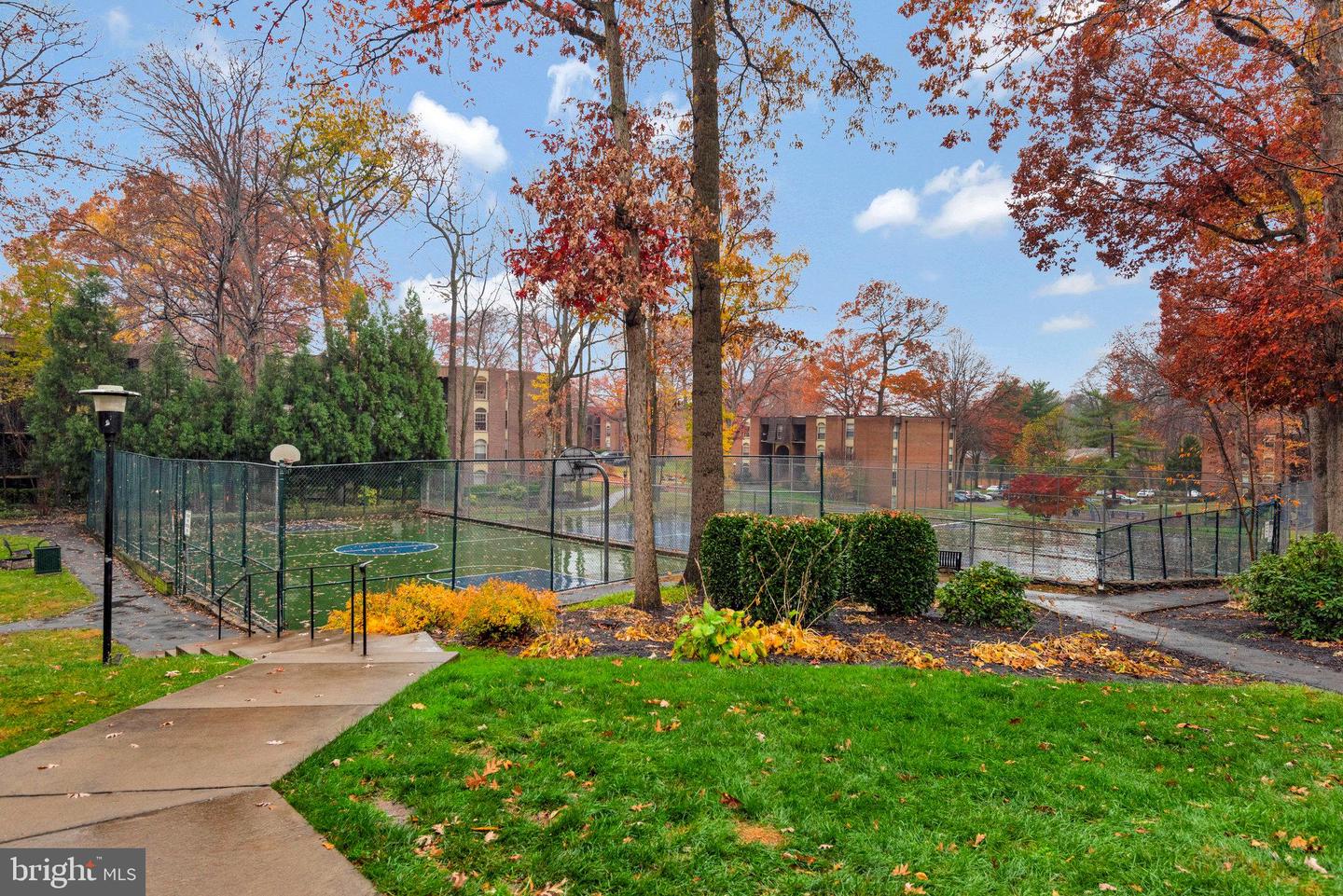 8300 TOBIN RD #23, ANNANDALE, Virginia 22003, 3 Bedrooms Bedrooms, ,2 BathroomsBathrooms,Residential,For sale,8300 TOBIN RD #23,VAFX2281818 MLS # VAFX2281818