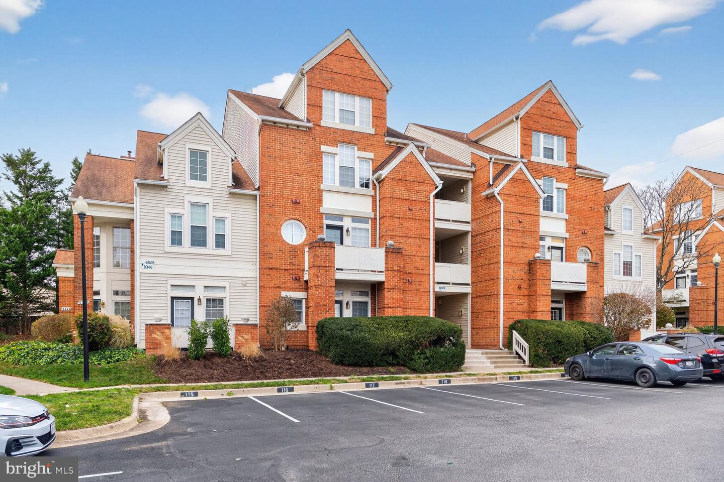 6944 ELLINGHAM CIR #A, ALEXANDRIA, Virginia 22315, 2 Bedrooms Bedrooms, ,2 BathroomsBathrooms,Residential,For sale,6944 ELLINGHAM CIR #A,VAFX2281868 MLS # VAFX2281868