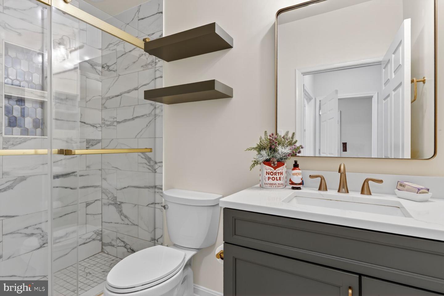 6944 ELLINGHAM CIR #A, ALEXANDRIA, Virginia 22315, 2 Bedrooms Bedrooms, ,2 BathroomsBathrooms,Residential,For sale,6944 ELLINGHAM CIR #A,VAFX2281868 MLS # VAFX2281868