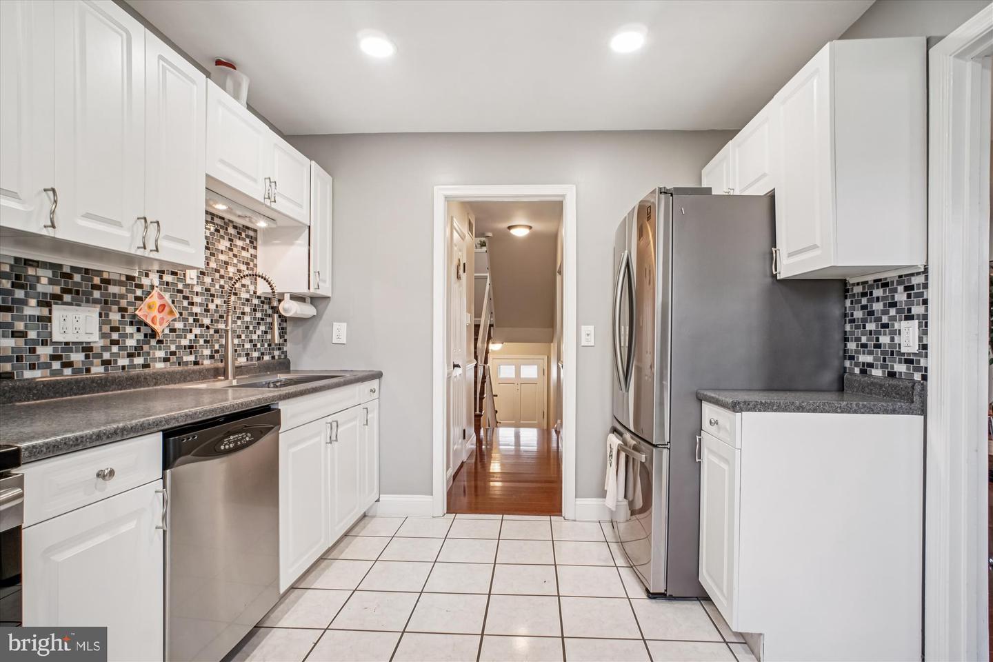 8332 GLASTONBURY CT, ANNANDALE, Virginia 22003, 3 Bedrooms Bedrooms, 13 Rooms Rooms,2 BathroomsBathrooms,Residential,For sale,8332 GLASTONBURY CT,VAFX2281896 MLS # VAFX2281896 8332 GLASTONBURY CT, ANNANDALE, Virginia 22003, 3 Bedrooms Bedrooms, 13 Rooms Rooms,2 BathroomsBathrooms,Residential,For sale,8332 GLASTONBURY CT,VAFX2281896 MLS # VAFX2281896