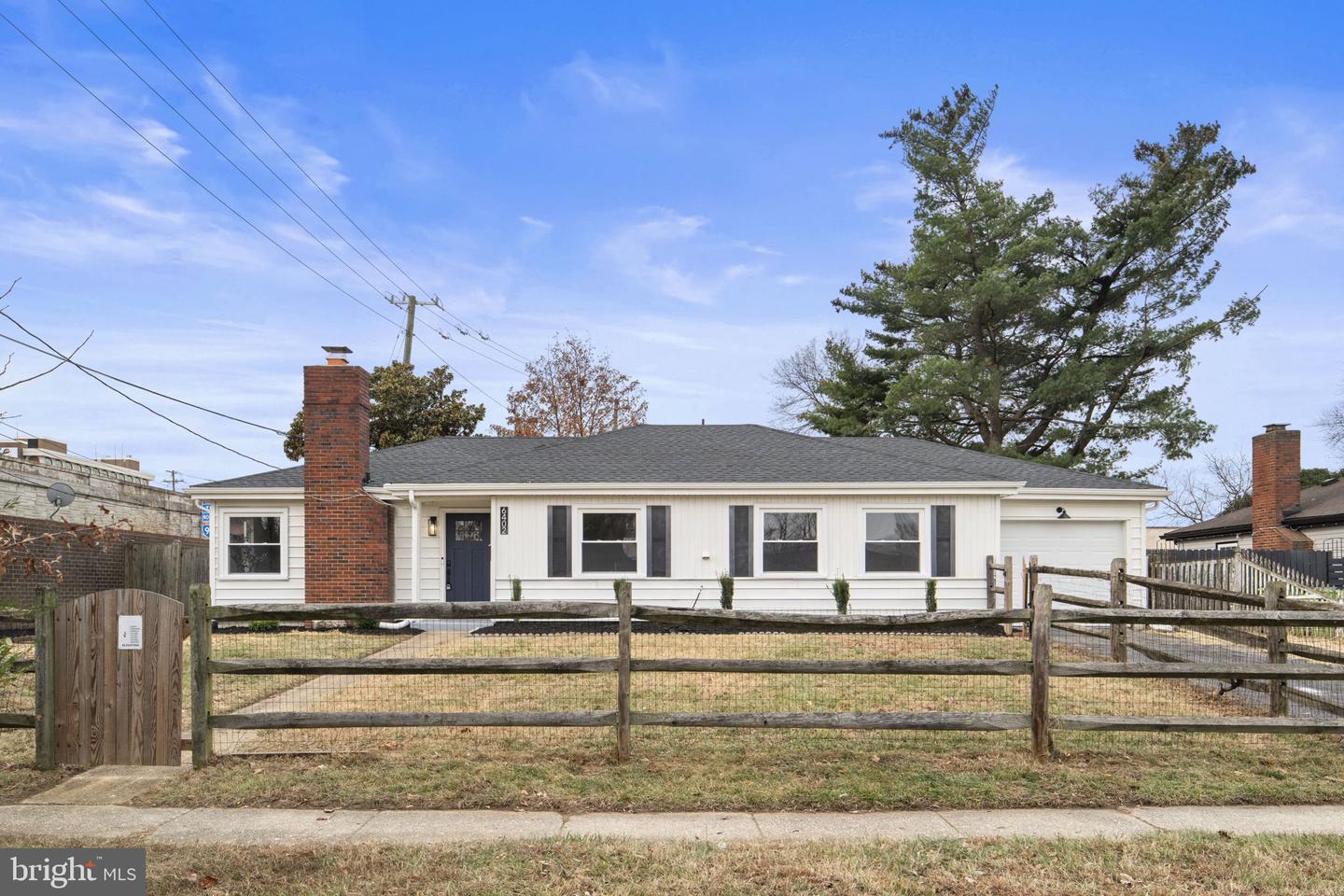 6402 PIONEER DR, SPRINGFIELD, Virginia 22150, 3 Bedrooms Bedrooms, ,2 BathroomsBathrooms,Residential,For sale,6402 PIONEER DR,VAFX2281954 MLS # VAFX2281954