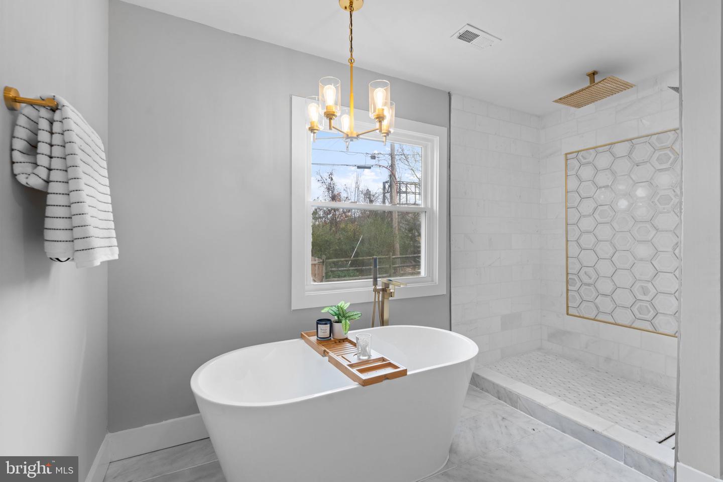 6402 PIONEER DR, SPRINGFIELD, Virginia 22150, 3 Bedrooms Bedrooms, ,2 BathroomsBathrooms,Residential,For sale,6402 PIONEER DR,VAFX2281954 MLS # VAFX2281954