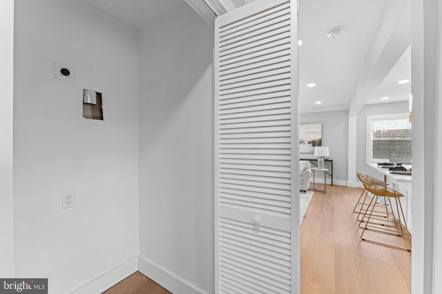 6402 PIONEER DR, SPRINGFIELD, Virginia 22150, 3 Bedrooms Bedrooms, ,2 BathroomsBathrooms,Residential,For sale,6402 PIONEER DR,VAFX2281954 MLS # VAFX2281954