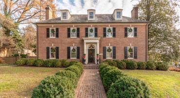 4920 PALISADE LN NW, WASHINGTON, District Of Columbia 20016, 6 Bedrooms Bedrooms, 19 Rooms Rooms,5 BathroomsBathrooms,Residential,For sale,4920 PALISADE LN NW,DCDC2234310 MLS # DCDC2234310