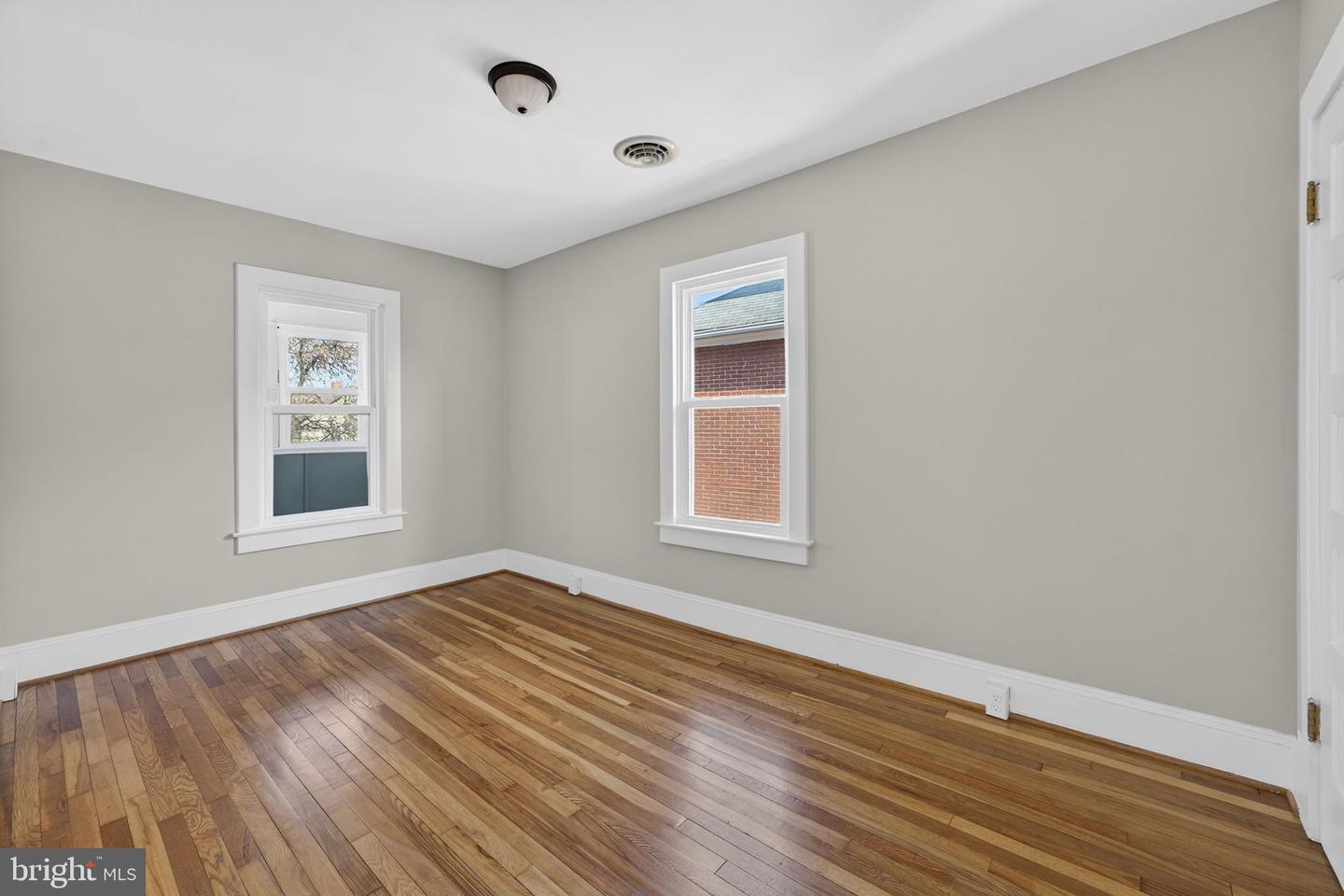 318 E PICCADILLY ST, WINCHESTER, Virginia 22601, 4 Bedrooms Bedrooms, ,1 BathroomBathrooms,Residential,For sale,318 E PICCADILLY ST,VAWI2009582 MLS # VAWI2009582 318 E PICCADILLY ST, WINCHESTER, Virginia 22601, 4 Bedrooms Bedrooms, ,1 BathroomBathrooms,Residential,For sale,318 E PICCADILLY ST,VAWI2009582 MLS # VAWI2009582