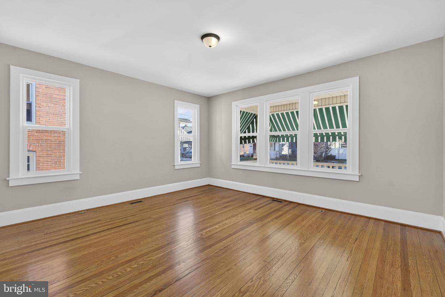 318 E PICCADILLY ST, WINCHESTER, Virginia 22601, 4 Bedrooms Bedrooms, ,1 BathroomBathrooms,Residential,For sale,318 E PICCADILLY ST,VAWI2009582 MLS # VAWI2009582 318 E PICCADILLY ST, WINCHESTER, Virginia 22601, 4 Bedrooms Bedrooms, ,1 BathroomBathrooms,Residential,For sale,318 E PICCADILLY ST,VAWI2009582 MLS # VAWI2009582