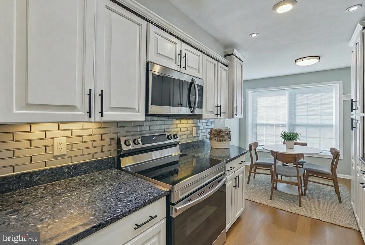 9523 CHERRY OAK CT, BURKE, Virginia 22015, 3 Bedrooms Bedrooms, ,2 BathroomsBathrooms,Residential,For sale,9523 CHERRY OAK CT,VAFX2281990 MLS # VAFX2281990