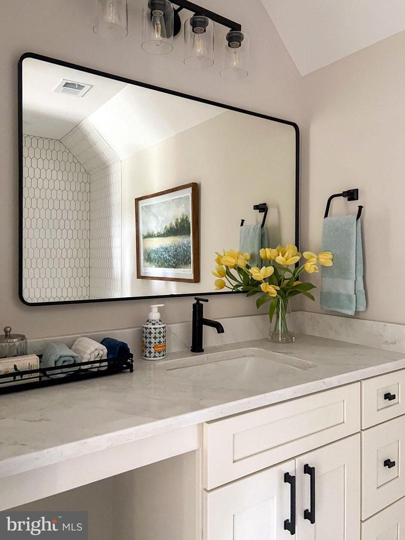 3044 CLEARVIEW FARM LN, WARRENTON, Virginia 20186, 5 Bedrooms Bedrooms, 18 Rooms Rooms,3 BathroomsBathrooms,Residential,For sale,3044 CLEARVIEW FARM LN,VAFQ2019884 MLS # VAFQ2019884 3044 CLEARVIEW FARM LN, WARRENTON, Virginia 20186, 5 Bedrooms Bedrooms, 18 Rooms Rooms,3 BathroomsBathrooms,Residential,For sale,3044 CLEARVIEW FARM LN,VAFQ2019884 MLS # VAFQ2019884