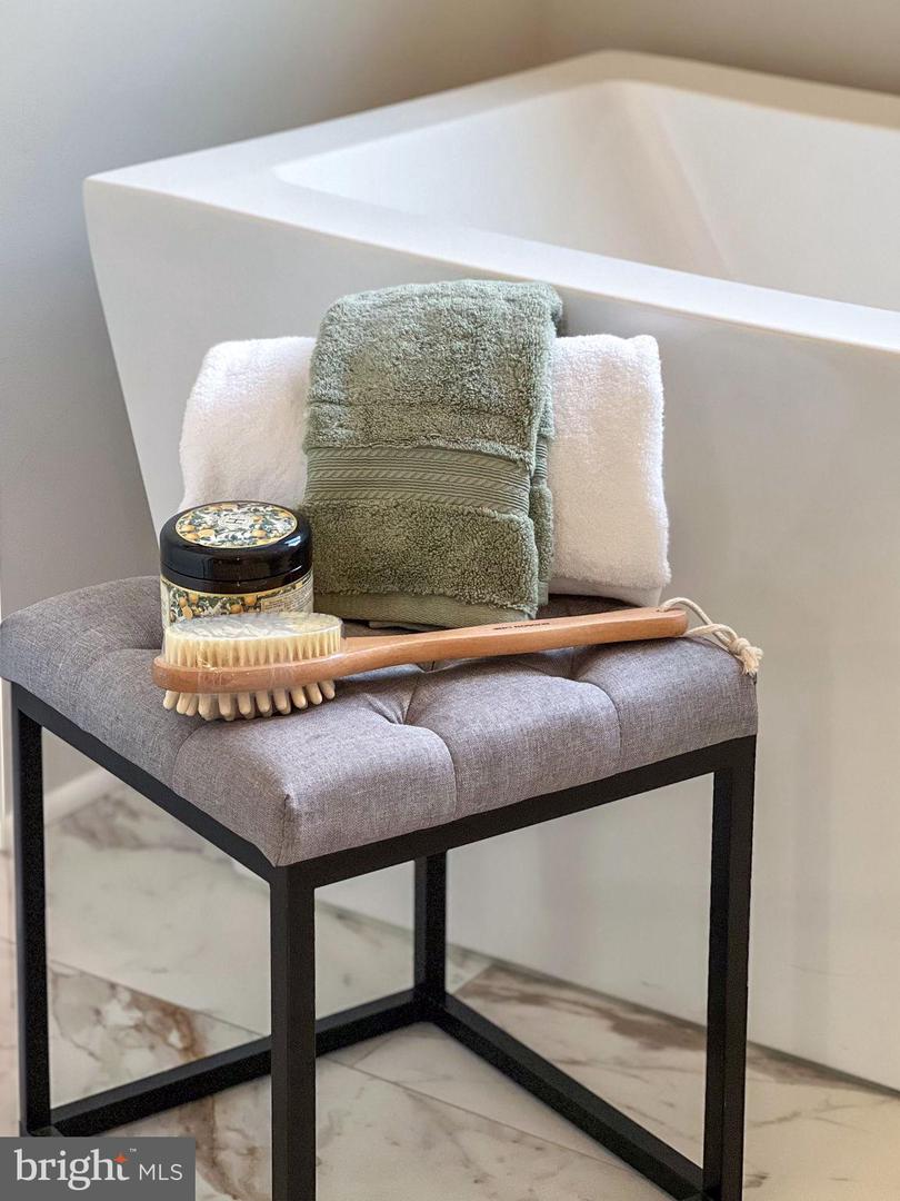 3044 CLEARVIEW FARM LN, WARRENTON, Virginia 20186, 5 Bedrooms Bedrooms, 18 Rooms Rooms,3 BathroomsBathrooms,Residential,For sale,3044 CLEARVIEW FARM LN,VAFQ2019884 MLS # VAFQ2019884 3044 CLEARVIEW FARM LN, WARRENTON, Virginia 20186, 5 Bedrooms Bedrooms, 18 Rooms Rooms,3 BathroomsBathrooms,Residential,For sale,3044 CLEARVIEW FARM LN,VAFQ2019884 MLS # VAFQ2019884