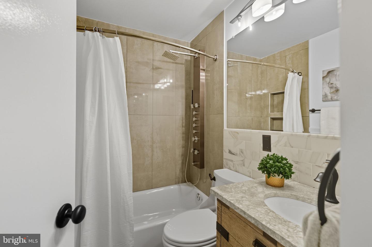 237 G ST SW #120, WASHINGTON, District Of Columbia 20024, 3 Bedrooms Bedrooms, ,2 BathroomsBathrooms,Residential,For sale,237 G ST SW #120,DCDC2234452 MLS # DCDC2234452 237 G ST SW #120, WASHINGTON, District Of Columbia 20024, 3 Bedrooms Bedrooms, ,2 BathroomsBathrooms,Residential,For sale,237 G ST SW #120,DCDC2234452 MLS # DCDC2234452