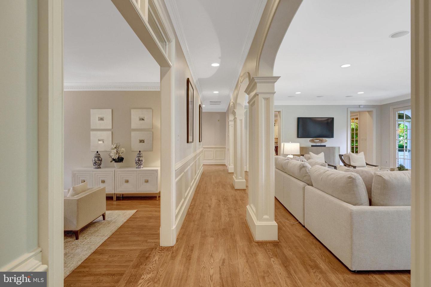 8014 GREENWICH WOODS DR, MCLEAN, Virginia 22102, 6 Bedrooms Bedrooms, ,4 BathroomsBathrooms,Residential,For sale,8014 GREENWICH WOODS DR,VAFX2282144 MLS # VAFX2282144 8014 GREENWICH WOODS DR, MCLEAN, Virginia 22102, 6 Bedrooms Bedrooms, ,4 BathroomsBathrooms,Residential,For sale,8014 GREENWICH WOODS DR,VAFX2282144 MLS # VAFX2282144