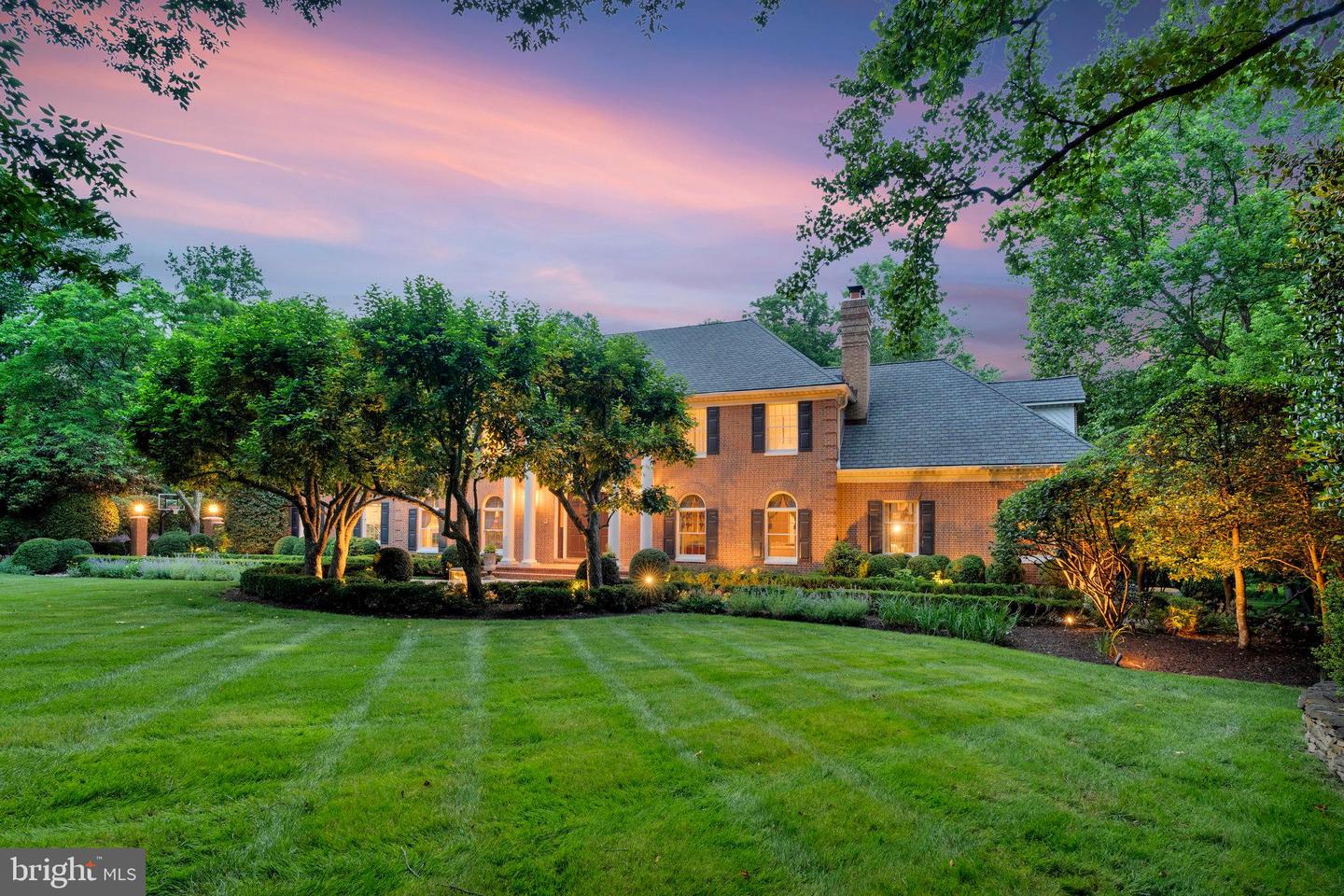 8014 GREENWICH WOODS DR, MCLEAN, Virginia 22102, 6 Bedrooms Bedrooms, ,4 BathroomsBathrooms,Residential,For sale,8014 GREENWICH WOODS DR,VAFX2282144 MLS # VAFX2282144 8014 GREENWICH WOODS DR, MCLEAN, Virginia 22102, 6 Bedrooms Bedrooms, ,4 BathroomsBathrooms,Residential,For sale,8014 GREENWICH WOODS DR,VAFX2282144 MLS # VAFX2282144