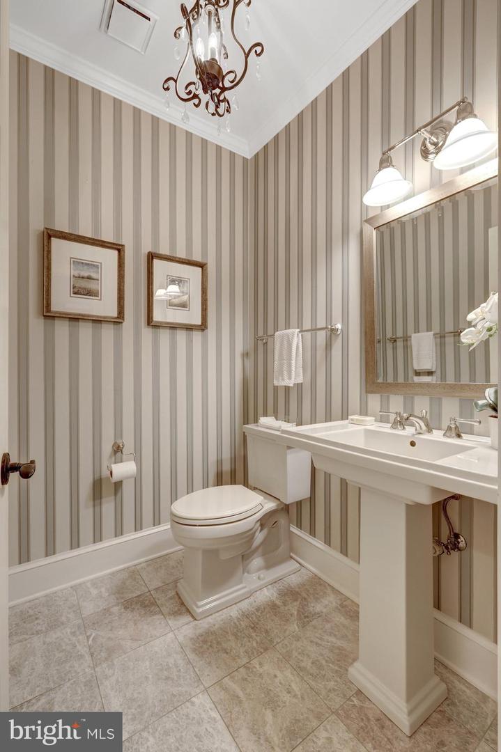 8014 GREENWICH WOODS DR, MCLEAN, Virginia 22102, 6 Bedrooms Bedrooms, ,4 BathroomsBathrooms,Residential,For sale,8014 GREENWICH WOODS DR,VAFX2282144 MLS # VAFX2282144 8014 GREENWICH WOODS DR, MCLEAN, Virginia 22102, 6 Bedrooms Bedrooms, ,4 BathroomsBathrooms,Residential,For sale,8014 GREENWICH WOODS DR,VAFX2282144 MLS # VAFX2282144