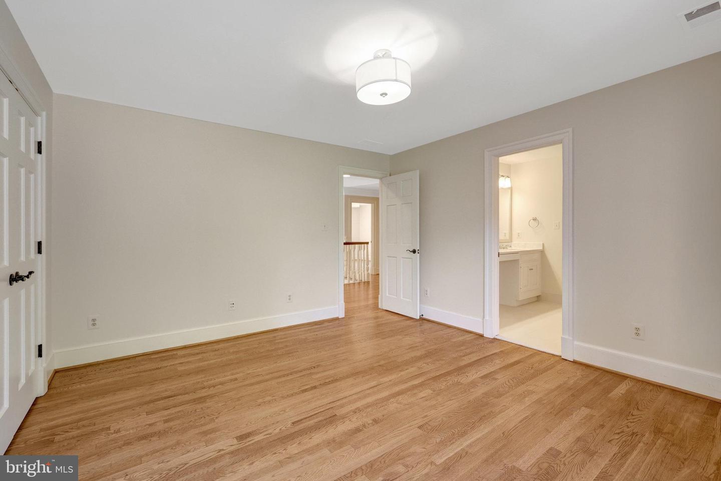 8014 GREENWICH WOODS DR, MCLEAN, Virginia 22102, 6 Bedrooms Bedrooms, ,4 BathroomsBathrooms,Residential,For sale,8014 GREENWICH WOODS DR,VAFX2282144 MLS # VAFX2282144 8014 GREENWICH WOODS DR, MCLEAN, Virginia 22102, 6 Bedrooms Bedrooms, ,4 BathroomsBathrooms,Residential,For sale,8014 GREENWICH WOODS DR,VAFX2282144 MLS # VAFX2282144