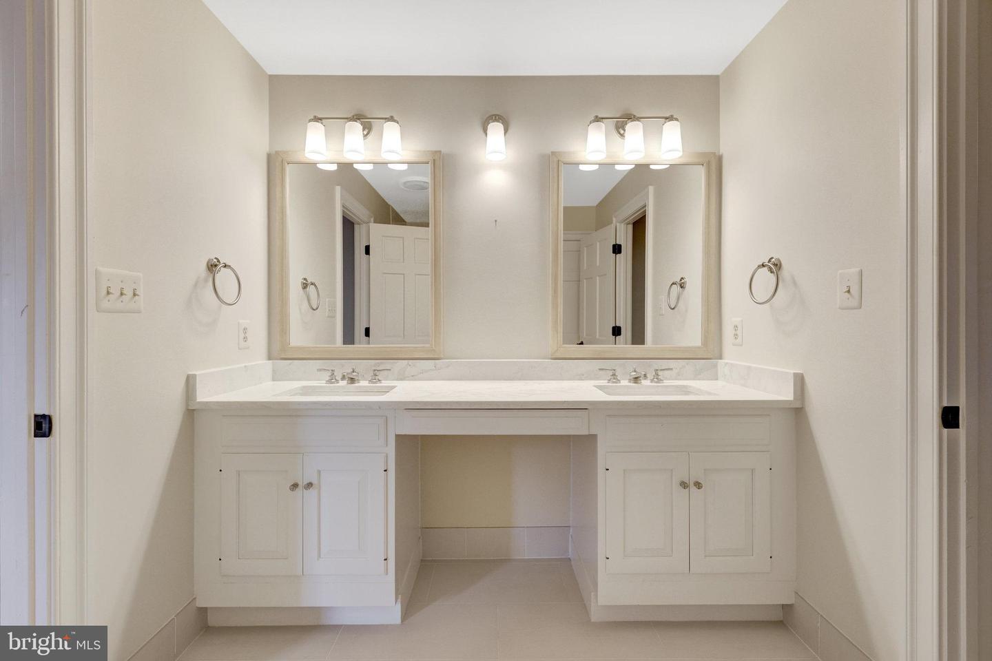 8014 GREENWICH WOODS DR, MCLEAN, Virginia 22102, 6 Bedrooms Bedrooms, ,4 BathroomsBathrooms,Residential,For sale,8014 GREENWICH WOODS DR,VAFX2282144 MLS # VAFX2282144 8014 GREENWICH WOODS DR, MCLEAN, Virginia 22102, 6 Bedrooms Bedrooms, ,4 BathroomsBathrooms,Residential,For sale,8014 GREENWICH WOODS DR,VAFX2282144 MLS # VAFX2282144