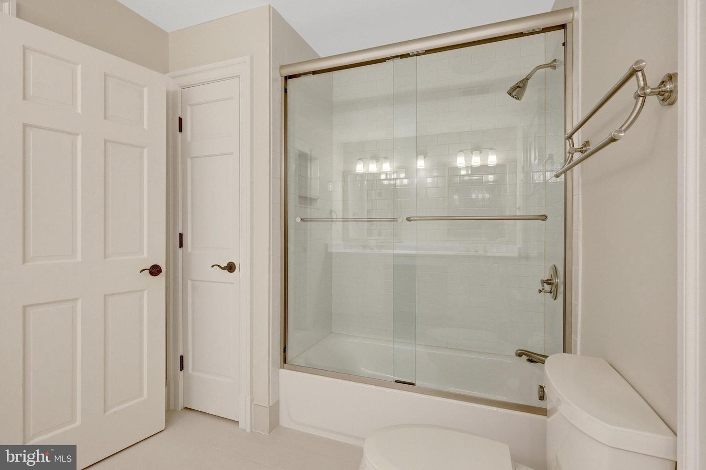 8014 GREENWICH WOODS DR, MCLEAN, Virginia 22102, 6 Bedrooms Bedrooms, ,4 BathroomsBathrooms,Residential,For sale,8014 GREENWICH WOODS DR,VAFX2282144 MLS # VAFX2282144 8014 GREENWICH WOODS DR, MCLEAN, Virginia 22102, 6 Bedrooms Bedrooms, ,4 BathroomsBathrooms,Residential,For sale,8014 GREENWICH WOODS DR,VAFX2282144 MLS # VAFX2282144