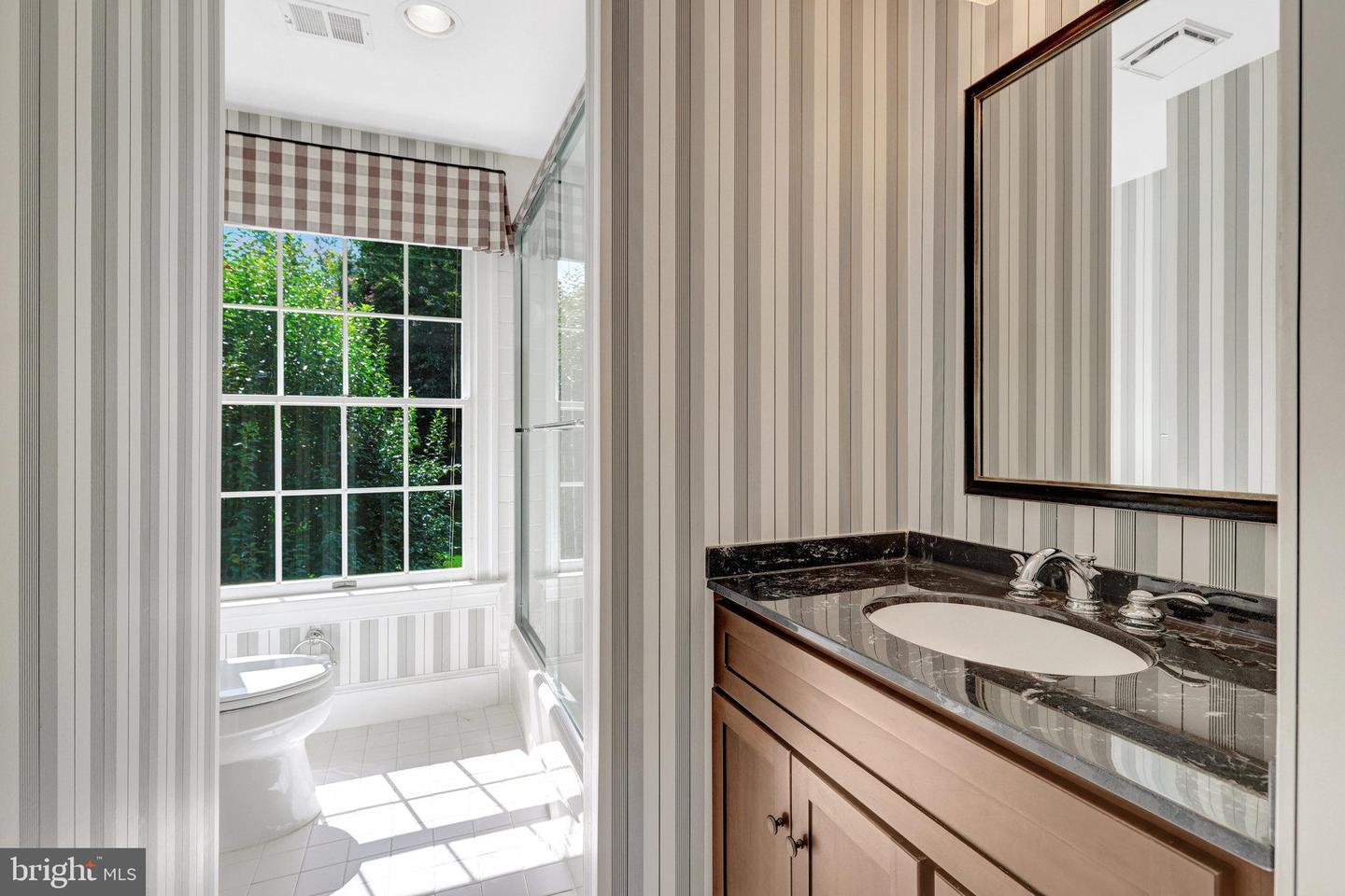 8014 GREENWICH WOODS DR, MCLEAN, Virginia 22102, 6 Bedrooms Bedrooms, ,4 BathroomsBathrooms,Residential,For sale,8014 GREENWICH WOODS DR,VAFX2282144 MLS # VAFX2282144 8014 GREENWICH WOODS DR, MCLEAN, Virginia 22102, 6 Bedrooms Bedrooms, ,4 BathroomsBathrooms,Residential,For sale,8014 GREENWICH WOODS DR,VAFX2282144 MLS # VAFX2282144