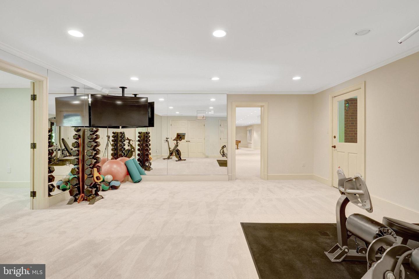 8014 GREENWICH WOODS DR, MCLEAN, Virginia 22102, 6 Bedrooms Bedrooms, ,4 BathroomsBathrooms,Residential,For sale,8014 GREENWICH WOODS DR,VAFX2282144 MLS # VAFX2282144 8014 GREENWICH WOODS DR, MCLEAN, Virginia 22102, 6 Bedrooms Bedrooms, ,4 BathroomsBathrooms,Residential,For sale,8014 GREENWICH WOODS DR,VAFX2282144 MLS # VAFX2282144