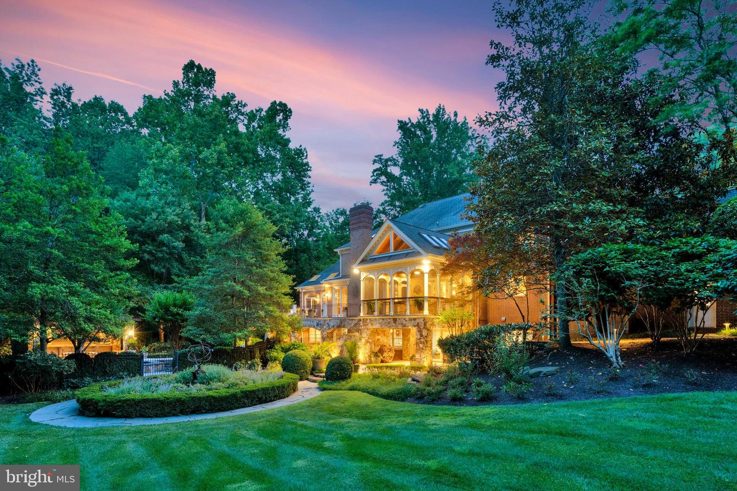 8014 GREENWICH WOODS DR, MCLEAN, Virginia 22102, 6 Bedrooms Bedrooms, ,4 BathroomsBathrooms,Residential,For sale,8014 GREENWICH WOODS DR,VAFX2282144 MLS # VAFX2282144 8014 GREENWICH WOODS DR, MCLEAN, Virginia 22102, 6 Bedrooms Bedrooms, ,4 BathroomsBathrooms,Residential,For sale,8014 GREENWICH WOODS DR,VAFX2282144 MLS # VAFX2282144