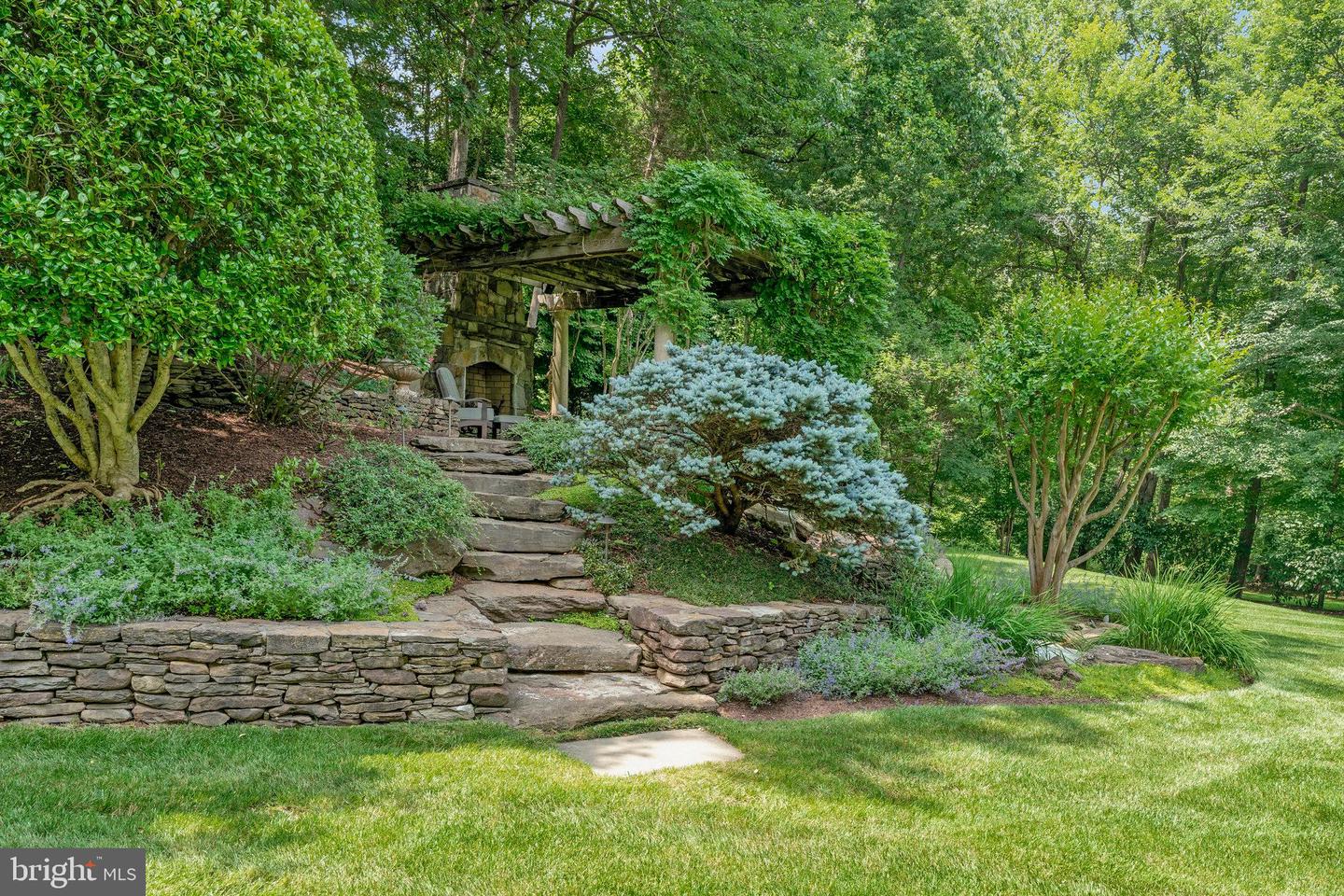 8014 GREENWICH WOODS DR, MCLEAN, Virginia 22102, 6 Bedrooms Bedrooms, ,4 BathroomsBathrooms,Residential,For sale,8014 GREENWICH WOODS DR,VAFX2282144 MLS # VAFX2282144 8014 GREENWICH WOODS DR, MCLEAN, Virginia 22102, 6 Bedrooms Bedrooms, ,4 BathroomsBathrooms,Residential,For sale,8014 GREENWICH WOODS DR,VAFX2282144 MLS # VAFX2282144