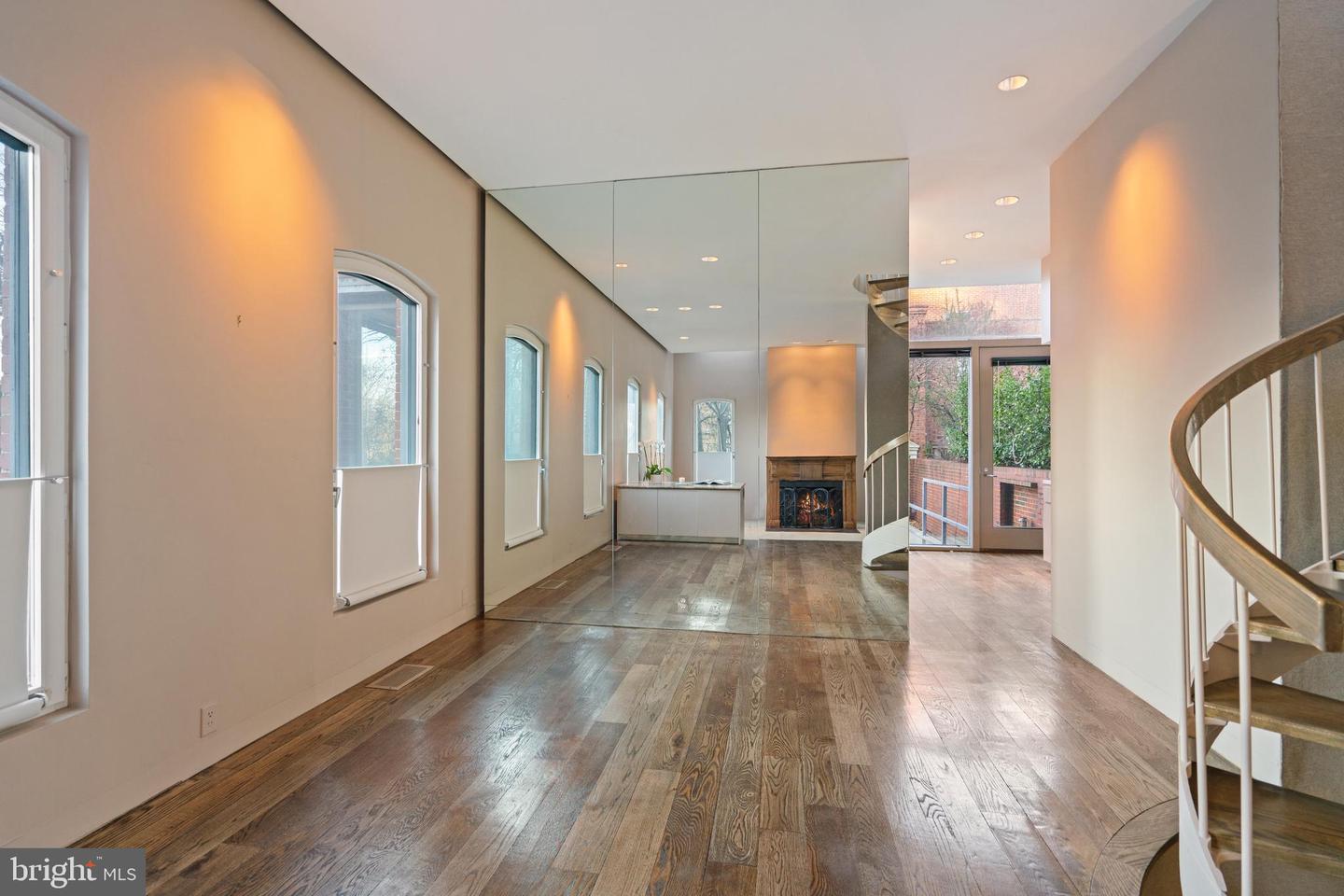 901 26TH ST NW, WASHINGTON, District Of Columbia 20037, 2 Bedrooms Bedrooms, ,2 BathroomsBathrooms,Residential,For sale,901 26TH ST NW,DCDC2234614 MLS # DCDC2234614 901 26TH ST NW, WASHINGTON, District Of Columbia 20037, 2 Bedrooms Bedrooms, ,2 BathroomsBathrooms,Residential,For sale,901 26TH ST NW,DCDC2234614 MLS # DCDC2234614