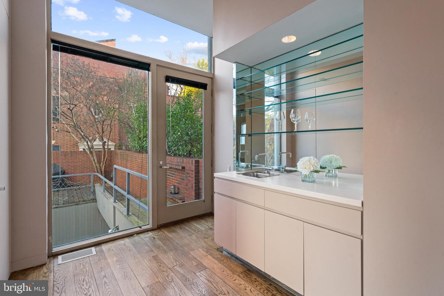 901 26TH ST NW, WASHINGTON, District Of Columbia 20037, 2 Bedrooms Bedrooms, ,2 BathroomsBathrooms,Residential,For sale,901 26TH ST NW,DCDC2234614 MLS # DCDC2234614 901 26TH ST NW, WASHINGTON, District Of Columbia 20037, 2 Bedrooms Bedrooms, ,2 BathroomsBathrooms,Residential,For sale,901 26TH ST NW,DCDC2234614 MLS # DCDC2234614