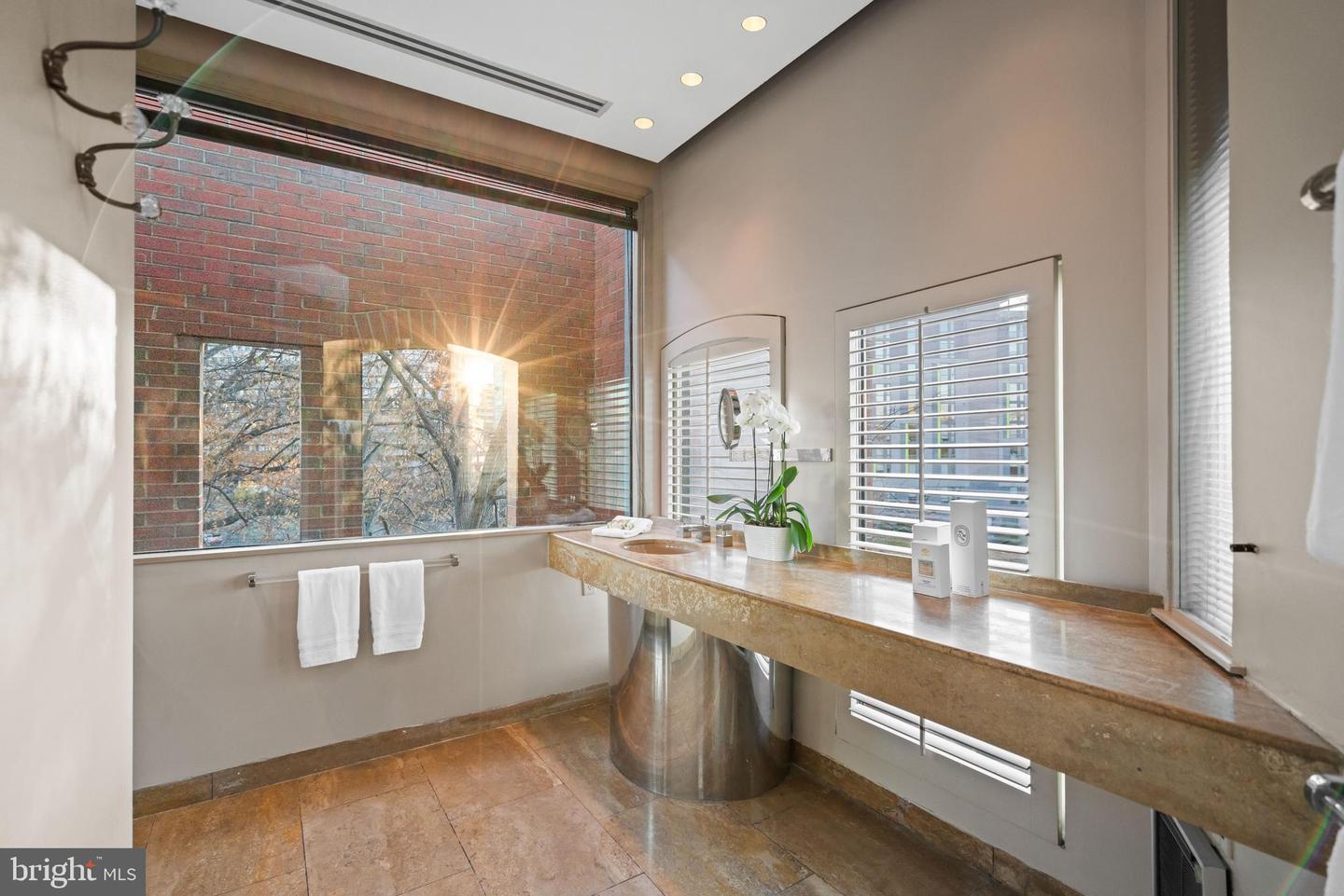 901 26TH ST NW, WASHINGTON, District Of Columbia 20037, 2 Bedrooms Bedrooms, ,2 BathroomsBathrooms,Residential,For sale,901 26TH ST NW,DCDC2234614 MLS # DCDC2234614 901 26TH ST NW, WASHINGTON, District Of Columbia 20037, 2 Bedrooms Bedrooms, ,2 BathroomsBathrooms,Residential,For sale,901 26TH ST NW,DCDC2234614 MLS # DCDC2234614