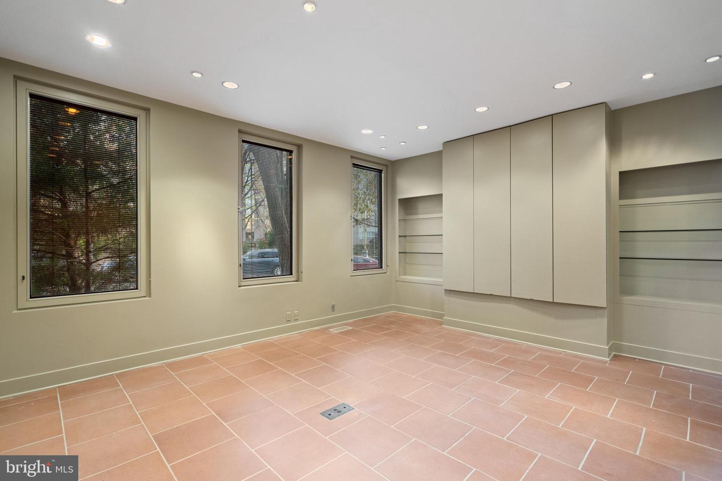 901 26TH ST NW, WASHINGTON, District Of Columbia 20037, 2 Bedrooms Bedrooms, ,2 BathroomsBathrooms,Residential,For sale,901 26TH ST NW,DCDC2234614 MLS # DCDC2234614 901 26TH ST NW, WASHINGTON, District Of Columbia 20037, 2 Bedrooms Bedrooms, ,2 BathroomsBathrooms,Residential,For sale,901 26TH ST NW,DCDC2234614 MLS # DCDC2234614