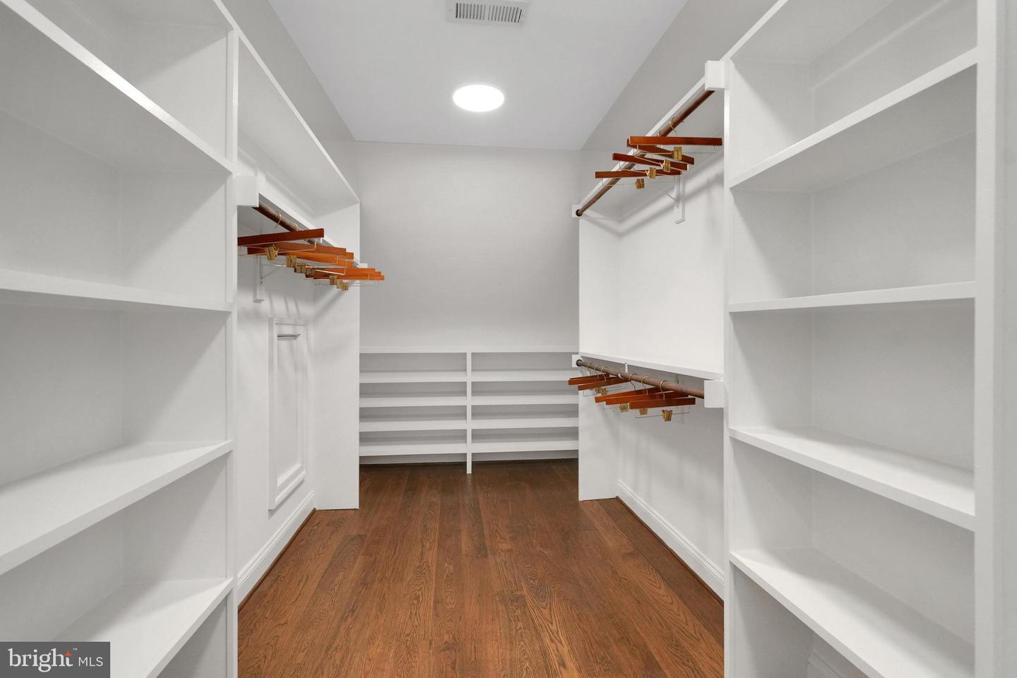 305 OLD COURTHOUSE RD NE, VIENNA, Virginia 22180, 8 Bedrooms Bedrooms, ,7 BathroomsBathrooms,Residential,For sale,305 OLD COURTHOUSE RD NE,VAFX2282098 MLS # VAFX2282098 305 OLD COURTHOUSE RD NE, VIENNA, Virginia 22180, 8 Bedrooms Bedrooms, ,7 BathroomsBathrooms,Residential,For sale,305 OLD COURTHOUSE RD NE,VAFX2282098 MLS # VAFX2282098