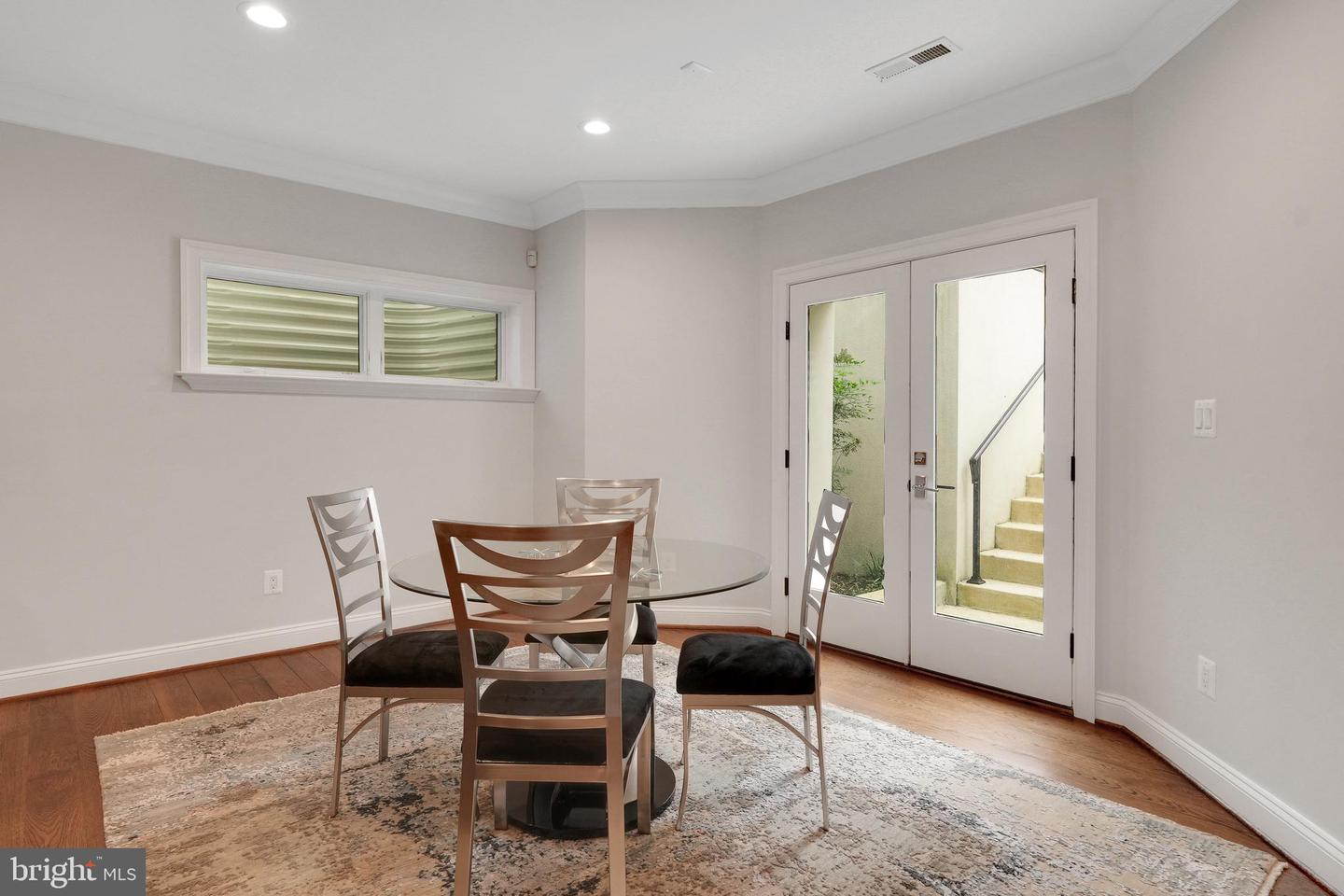 305 OLD COURTHOUSE RD NE, VIENNA, Virginia 22180, 8 Bedrooms Bedrooms, ,7 BathroomsBathrooms,Residential,For sale,305 OLD COURTHOUSE RD NE,VAFX2282098 MLS # VAFX2282098 305 OLD COURTHOUSE RD NE, VIENNA, Virginia 22180, 8 Bedrooms Bedrooms, ,7 BathroomsBathrooms,Residential,For sale,305 OLD COURTHOUSE RD NE,VAFX2282098 MLS # VAFX2282098