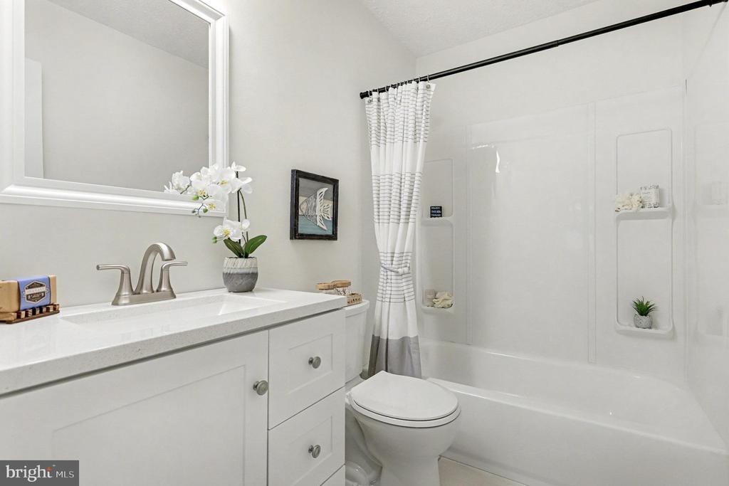 305 GREEN ST, LOCUST GROVE, Virginia 22508, 4 Bedrooms Bedrooms, ,2 BathroomsBathrooms,Residential,305 GREEN ST,VAOR2012942 MLS # VAOR2012942 305 GREEN ST, LOCUST GROVE, Virginia 22508, 4 Bedrooms Bedrooms, ,2 BathroomsBathrooms,Residential,305 GREEN ST,VAOR2012942 MLS # VAOR2012942