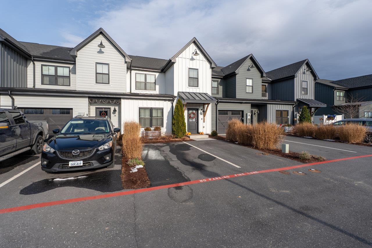 34 FIELD CT, BRIDGEWATER, Virginia 22812, 3 Bedrooms Bedrooms, ,2 BathroomsBathrooms,Residential,34 FIELD CT,671766 MLS # 671766 34 FIELD CT, BRIDGEWATER, Virginia 22812, 3 Bedrooms Bedrooms, ,2 BathroomsBathrooms,Residential,34 FIELD CT,671766 MLS # 671766