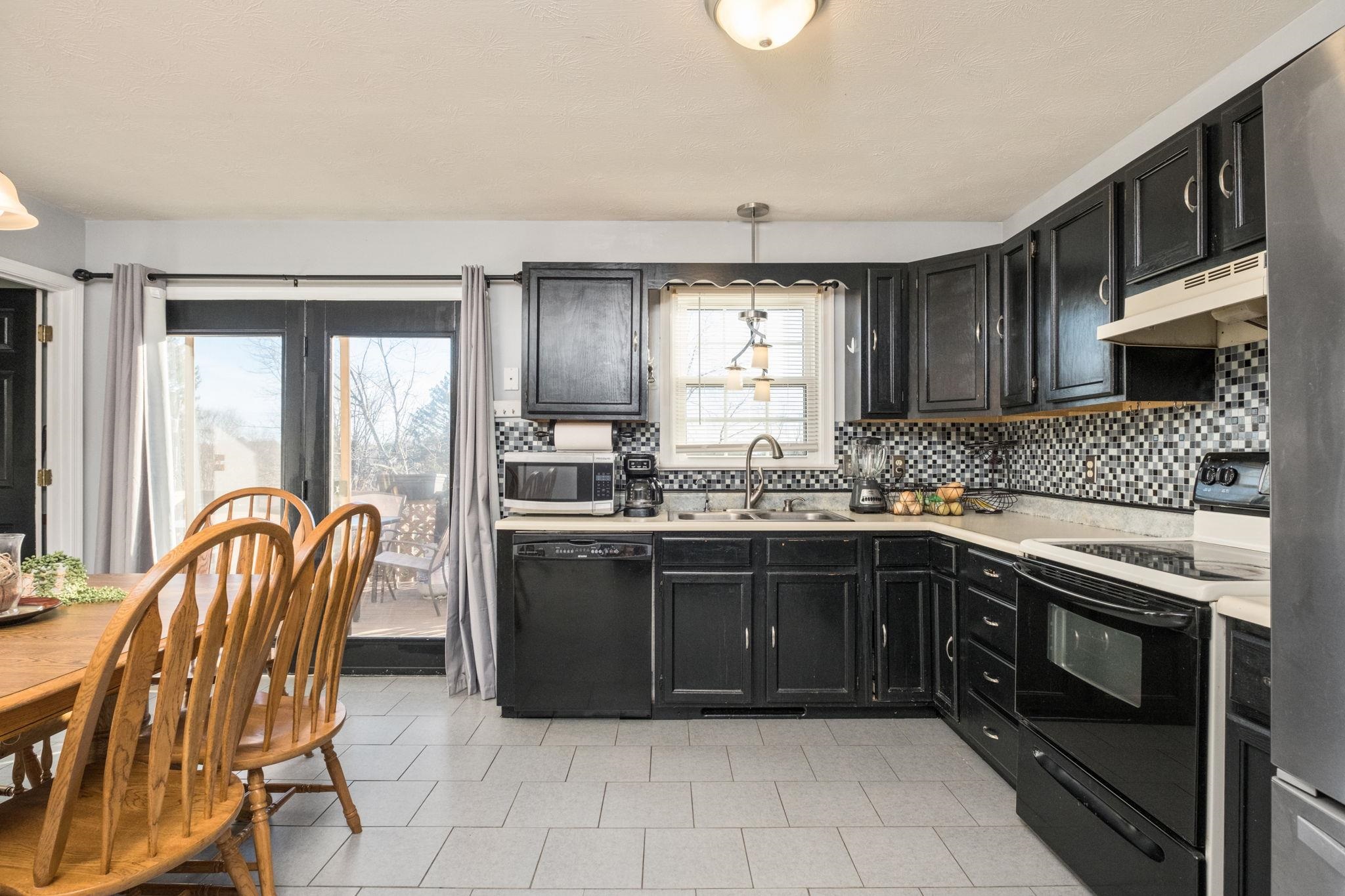 619 ESSEX DR, STAUNTON, Virginia 24401, 3 Bedrooms Bedrooms, ,2 BathroomsBathrooms,Residential,619 ESSEX DR,671771 MLS # 671771 619 ESSEX DR, STAUNTON, Virginia 24401, 3 Bedrooms Bedrooms, ,2 BathroomsBathrooms,Residential,619 ESSEX DR,671771 MLS # 671771