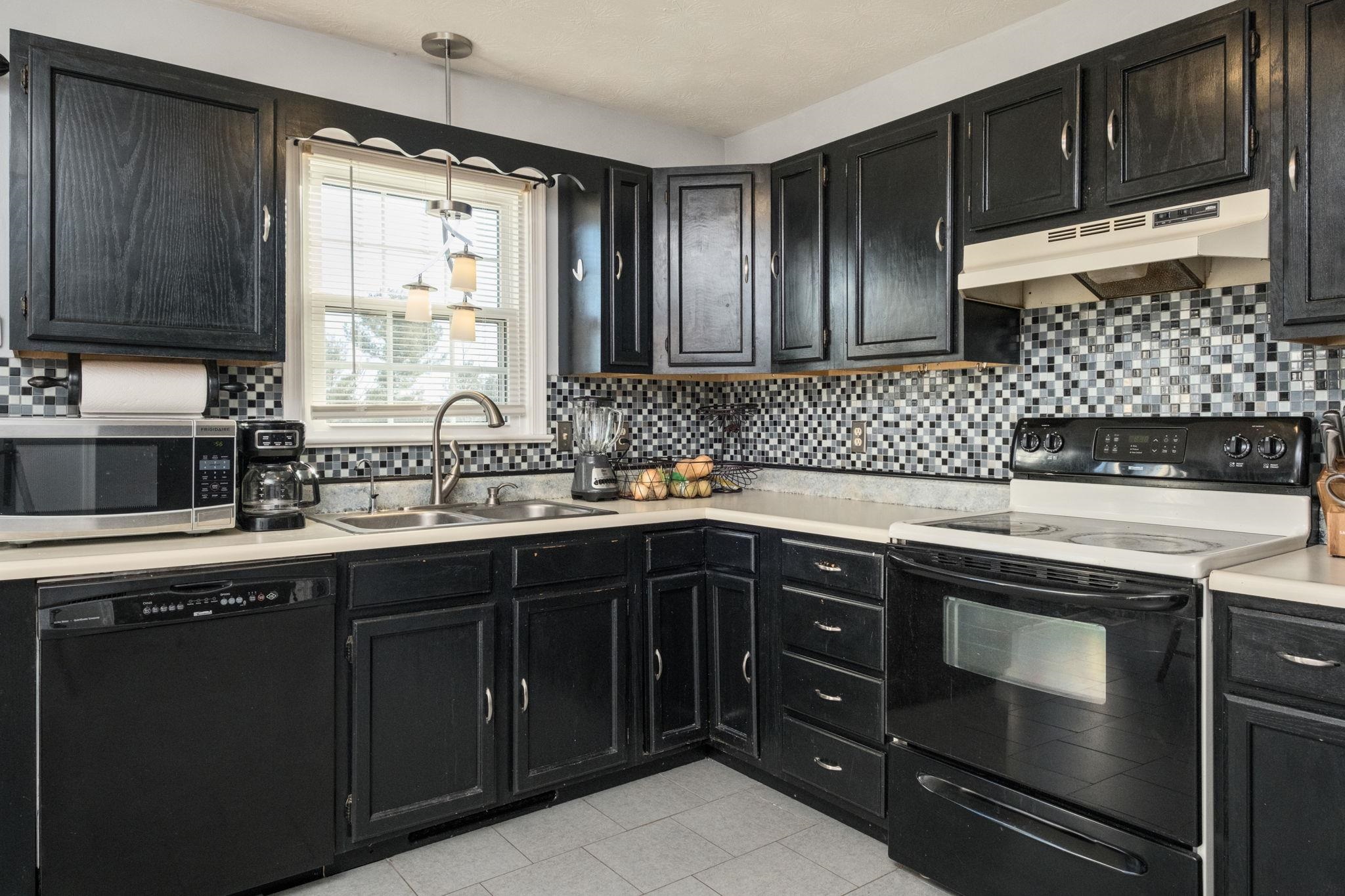 619 ESSEX DR, STAUNTON, Virginia 24401, 3 Bedrooms Bedrooms, ,2 BathroomsBathrooms,Residential,619 ESSEX DR,671771 MLS # 671771 619 ESSEX DR, STAUNTON, Virginia 24401, 3 Bedrooms Bedrooms, ,2 BathroomsBathrooms,Residential,619 ESSEX DR,671771 MLS # 671771