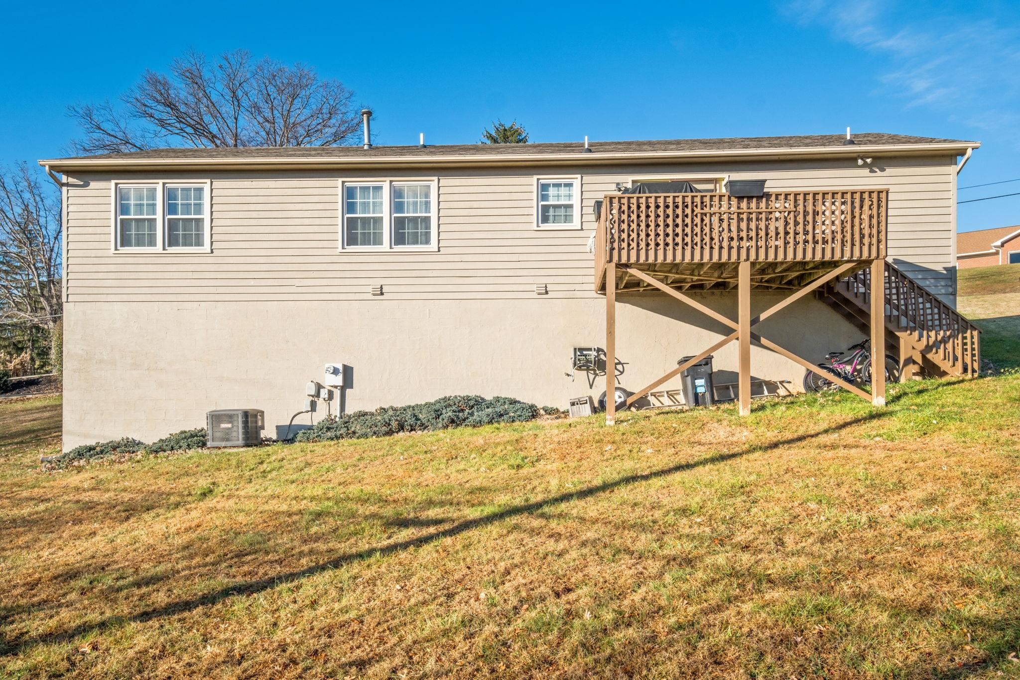 619 ESSEX DR, STAUNTON, Virginia 24401, 3 Bedrooms Bedrooms, ,2 BathroomsBathrooms,Residential,619 ESSEX DR,671771 MLS # 671771 619 ESSEX DR, STAUNTON, Virginia 24401, 3 Bedrooms Bedrooms, ,2 BathroomsBathrooms,Residential,619 ESSEX DR,671771 MLS # 671771