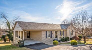619 ESSEX DR, STAUNTON, Virginia 24401, 3 Bedrooms Bedrooms, ,2 BathroomsBathrooms,Residential,619 ESSEX DR,671771 MLS # 671771