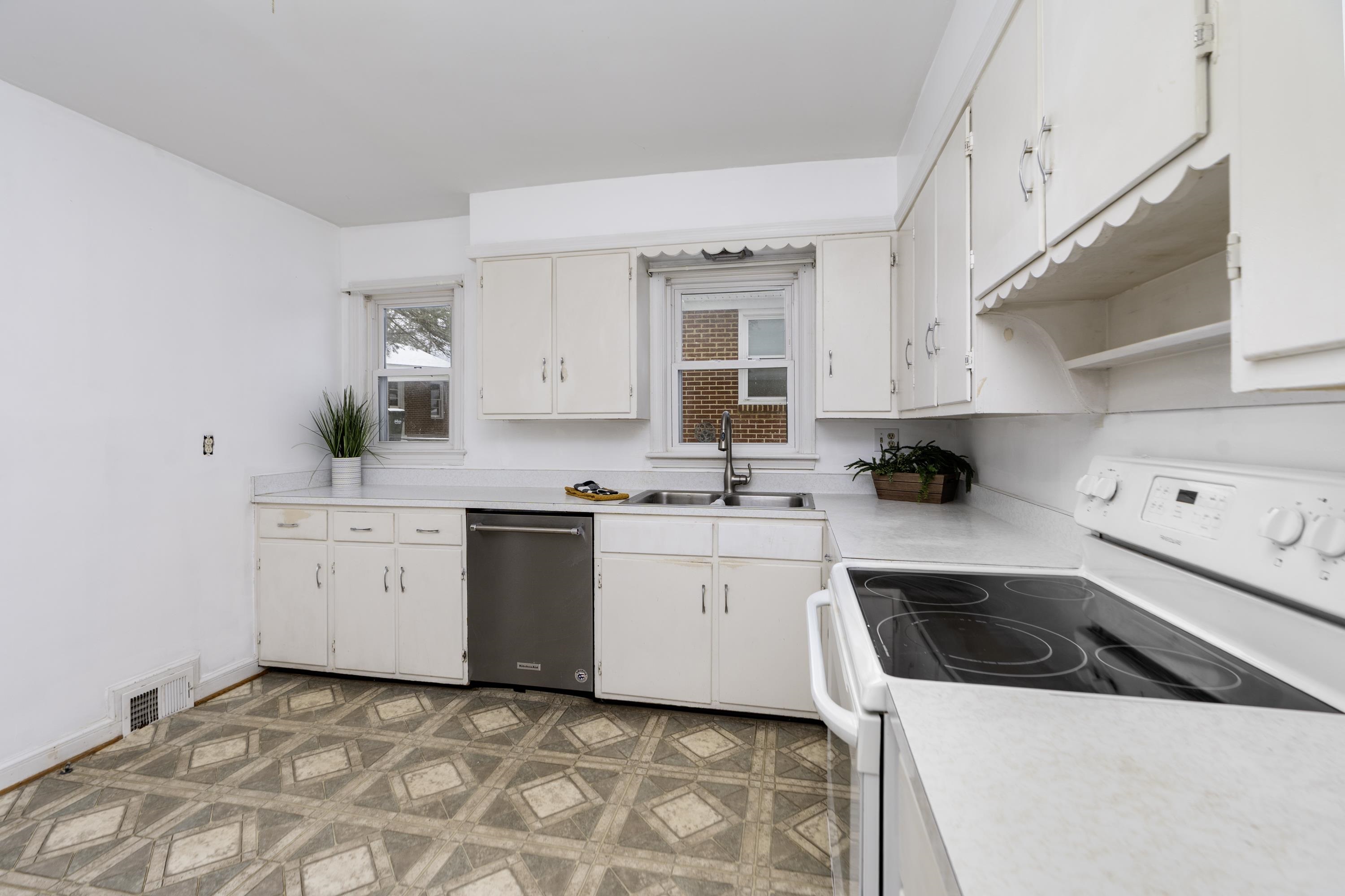 507 GAYMONT PL, STAUNTON, Virginia 24401, 4 Bedrooms Bedrooms, ,2 BathroomsBathrooms,Residential,507 GAYMONT PL,671777 MLS # 671777 507 GAYMONT PL, STAUNTON, Virginia 24401, 4 Bedrooms Bedrooms, ,2 BathroomsBathrooms,Residential,507 GAYMONT PL,671777 MLS # 671777