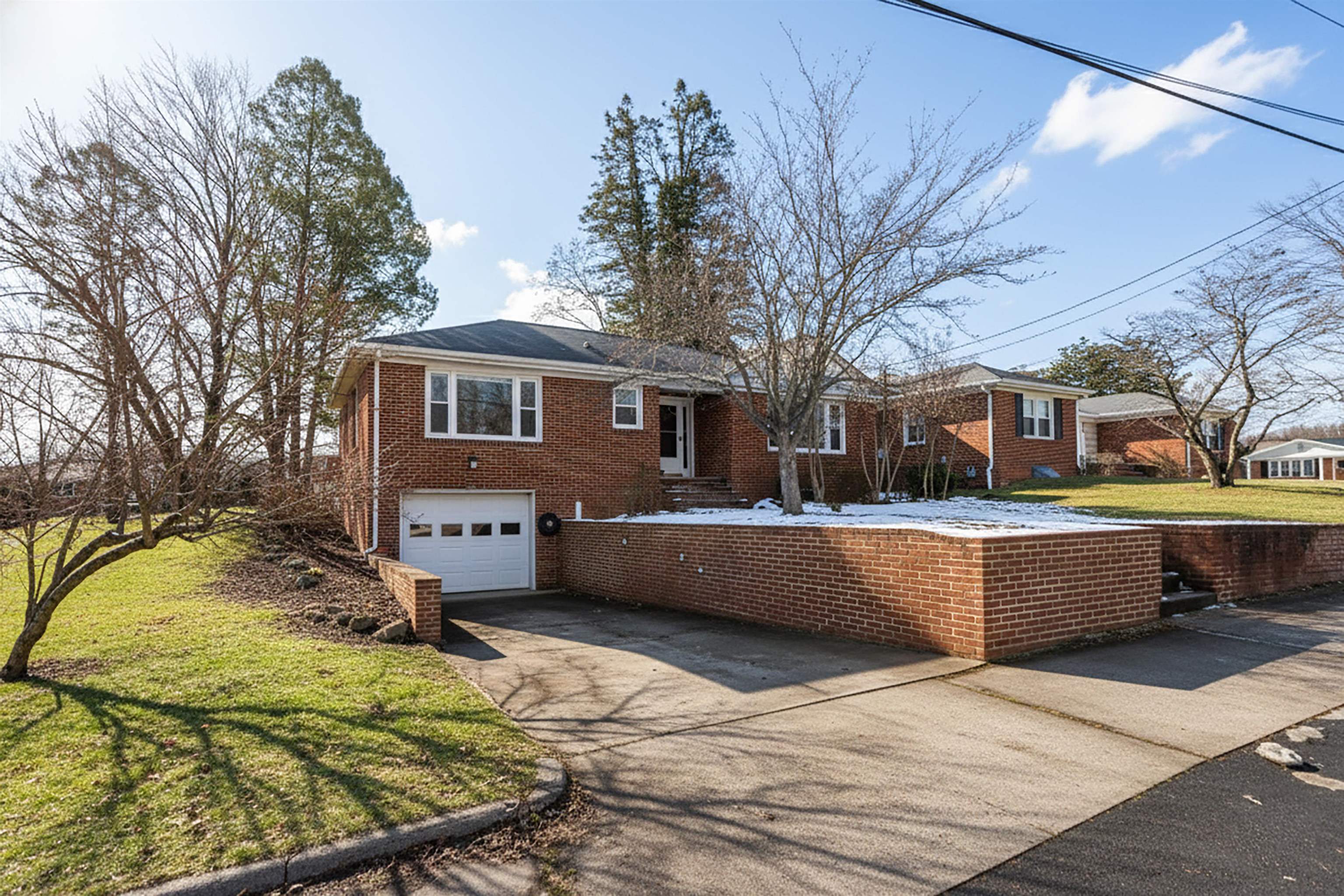 507 GAYMONT PL, STAUNTON, Virginia 24401, 4 Bedrooms Bedrooms, ,2 BathroomsBathrooms,Residential,507 GAYMONT PL,671777 MLS # 671777 507 GAYMONT PL, STAUNTON, Virginia 24401, 4 Bedrooms Bedrooms, ,2 BathroomsBathrooms,Residential,507 GAYMONT PL,671777 MLS # 671777