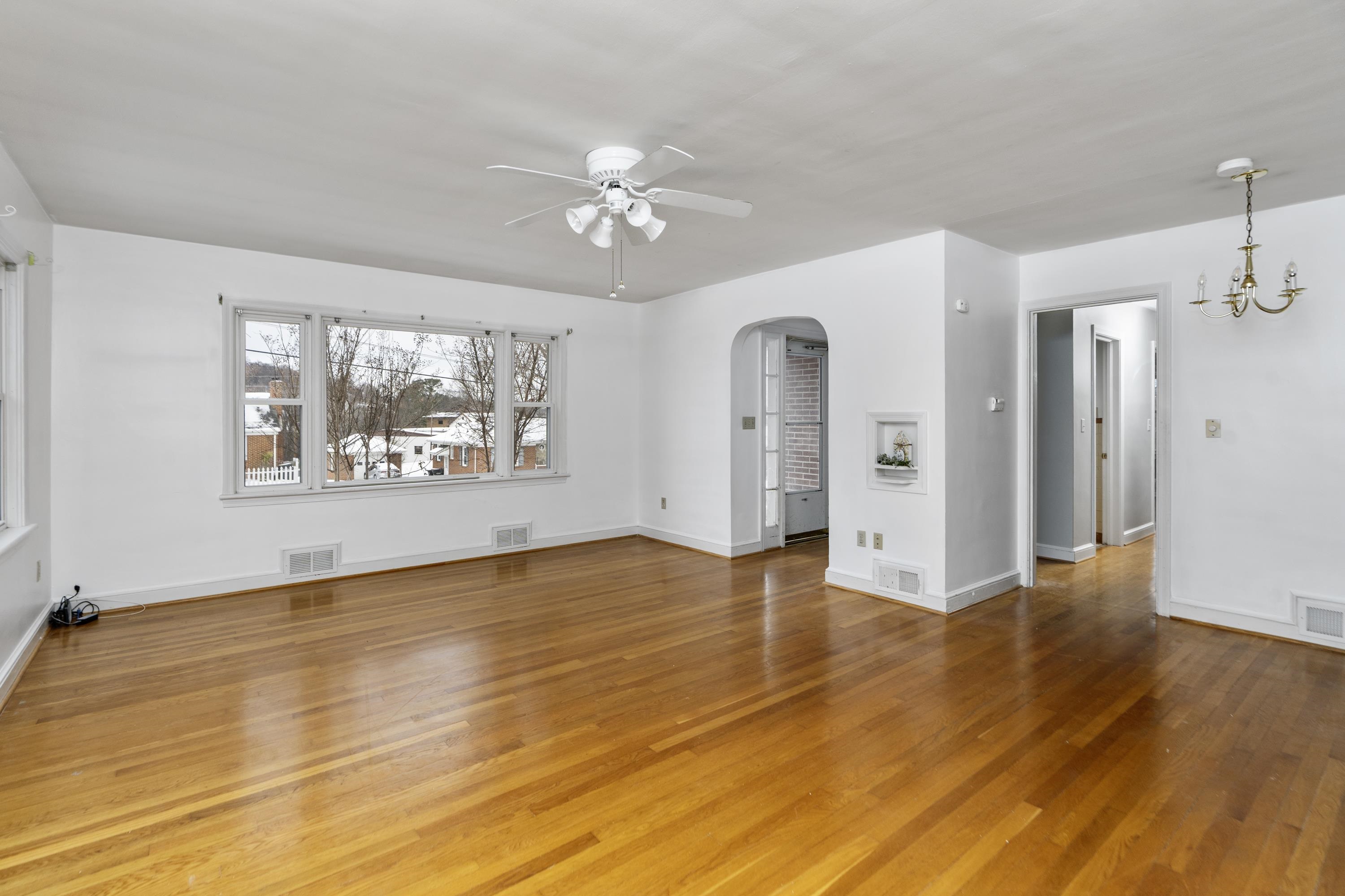 507 GAYMONT PL, STAUNTON, Virginia 24401, 4 Bedrooms Bedrooms, ,2 BathroomsBathrooms,Residential,507 GAYMONT PL,671777 MLS # 671777 507 GAYMONT PL, STAUNTON, Virginia 24401, 4 Bedrooms Bedrooms, ,2 BathroomsBathrooms,Residential,507 GAYMONT PL,671777 MLS # 671777