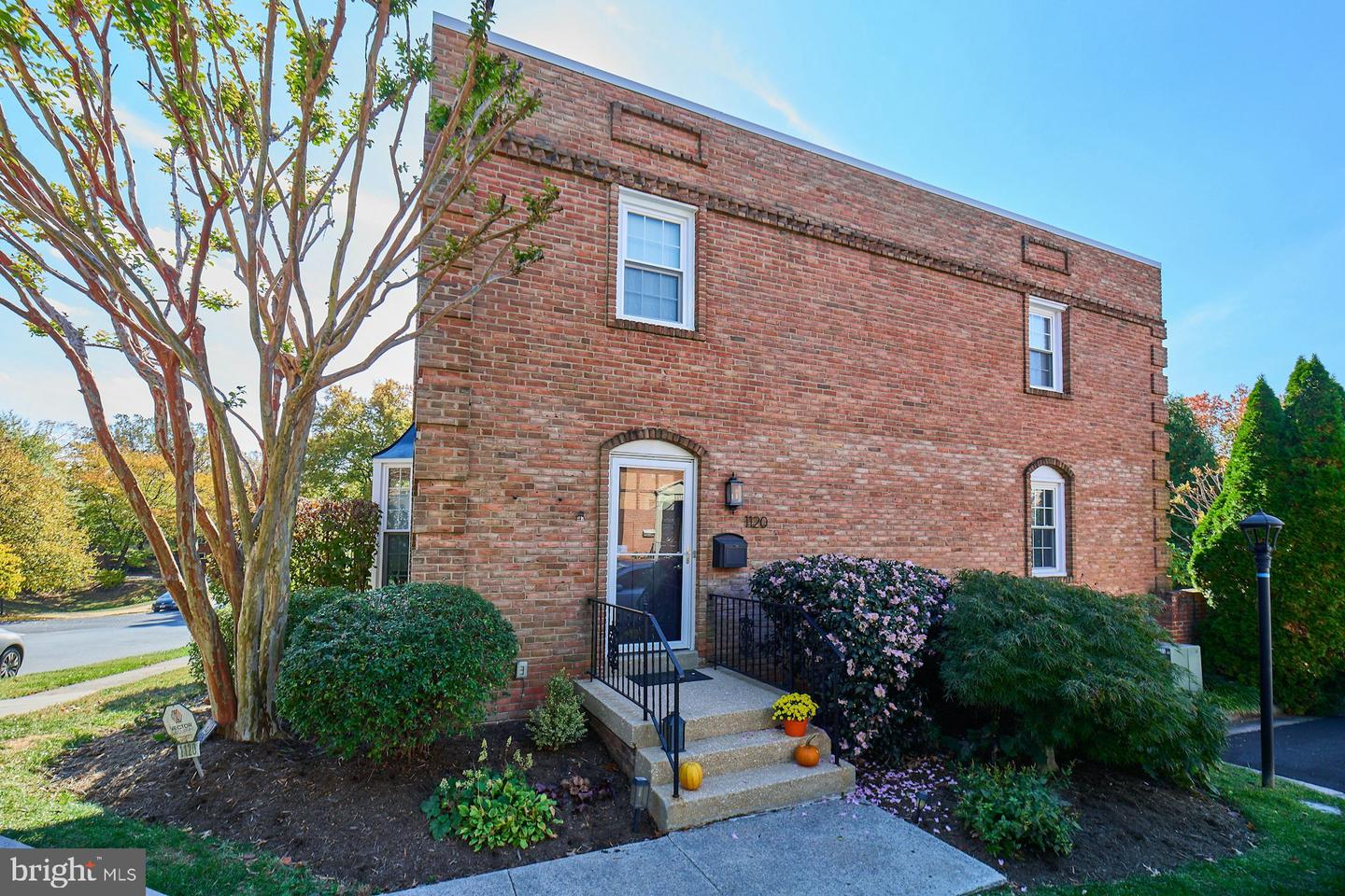 1120 KENSINGTON RD, MCLEAN, Virginia 22101, 4 Bedrooms Bedrooms, ,3 BathroomsBathrooms,Residential,For sale,1120 KENSINGTON RD,VAFX2276478 MLS # VAFX2276478 1120 KENSINGTON RD, MCLEAN, Virginia 22101, 4 Bedrooms Bedrooms, ,3 BathroomsBathrooms,Residential,For sale,1120 KENSINGTON RD,VAFX2276478 MLS # VAFX2276478