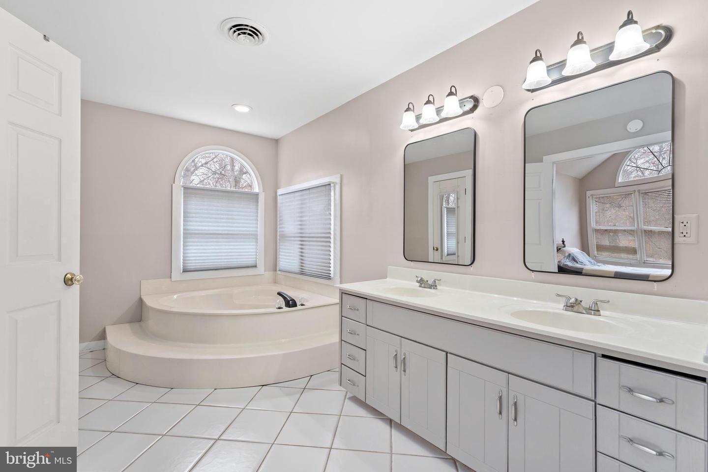 14429 FOX KNOLL DR, SOUTH CHESTERFIELD, Virginia 23834, 4 Bedrooms Bedrooms, ,2 BathroomsBathrooms,Residential,For sale,14429 FOX KNOLL DR,VACF2001328 MLS # VACF2001328 14429 FOX KNOLL DR, SOUTH CHESTERFIELD, Virginia 23834, 4 Bedrooms Bedrooms, ,2 BathroomsBathrooms,Residential,For sale,14429 FOX KNOLL DR,VACF2001328 MLS # VACF2001328