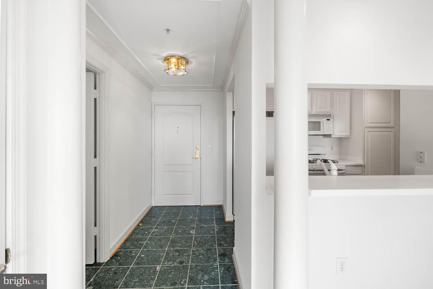 901 N MONROE ST #1414, ARLINGTON, Virginia 22201, 2 Bedrooms Bedrooms, 4 Rooms Rooms,1 BathroomBathrooms,Residential,For sale,901 N MONROE ST #1414,VAAR2066076 MLS # VAAR2066076