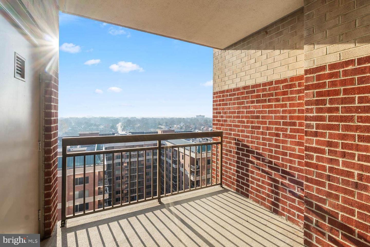 901 N MONROE ST #1414, ARLINGTON, Virginia 22201, 2 Bedrooms Bedrooms, 4 Rooms Rooms,1 BathroomBathrooms,Residential,For sale,901 N MONROE ST #1414,VAAR2066076 MLS # VAAR2066076