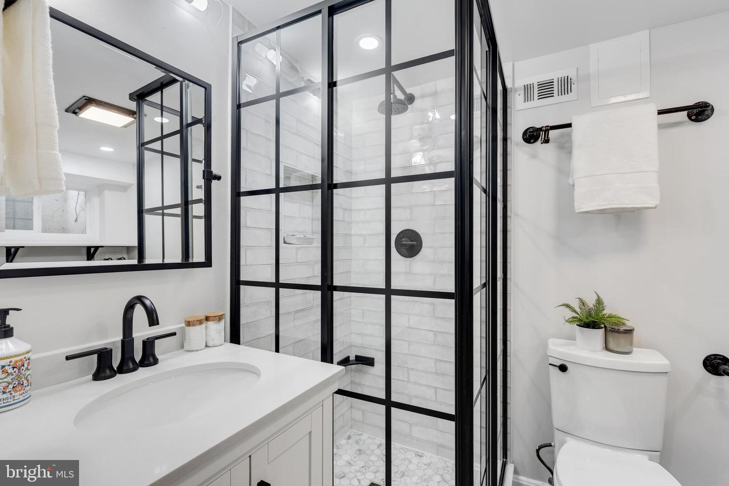 4630 34TH ST S, ARLINGTON, Virginia 22206, 2 Bedrooms Bedrooms, ,2 BathroomsBathrooms,Residential,For sale,4630 34TH ST S,VAAR2066196 MLS # VAAR2066196 4630 34TH ST S, ARLINGTON, Virginia 22206, 2 Bedrooms Bedrooms, ,2 BathroomsBathrooms,Residential,For sale,4630 34TH ST S,VAAR2066196 MLS # VAAR2066196