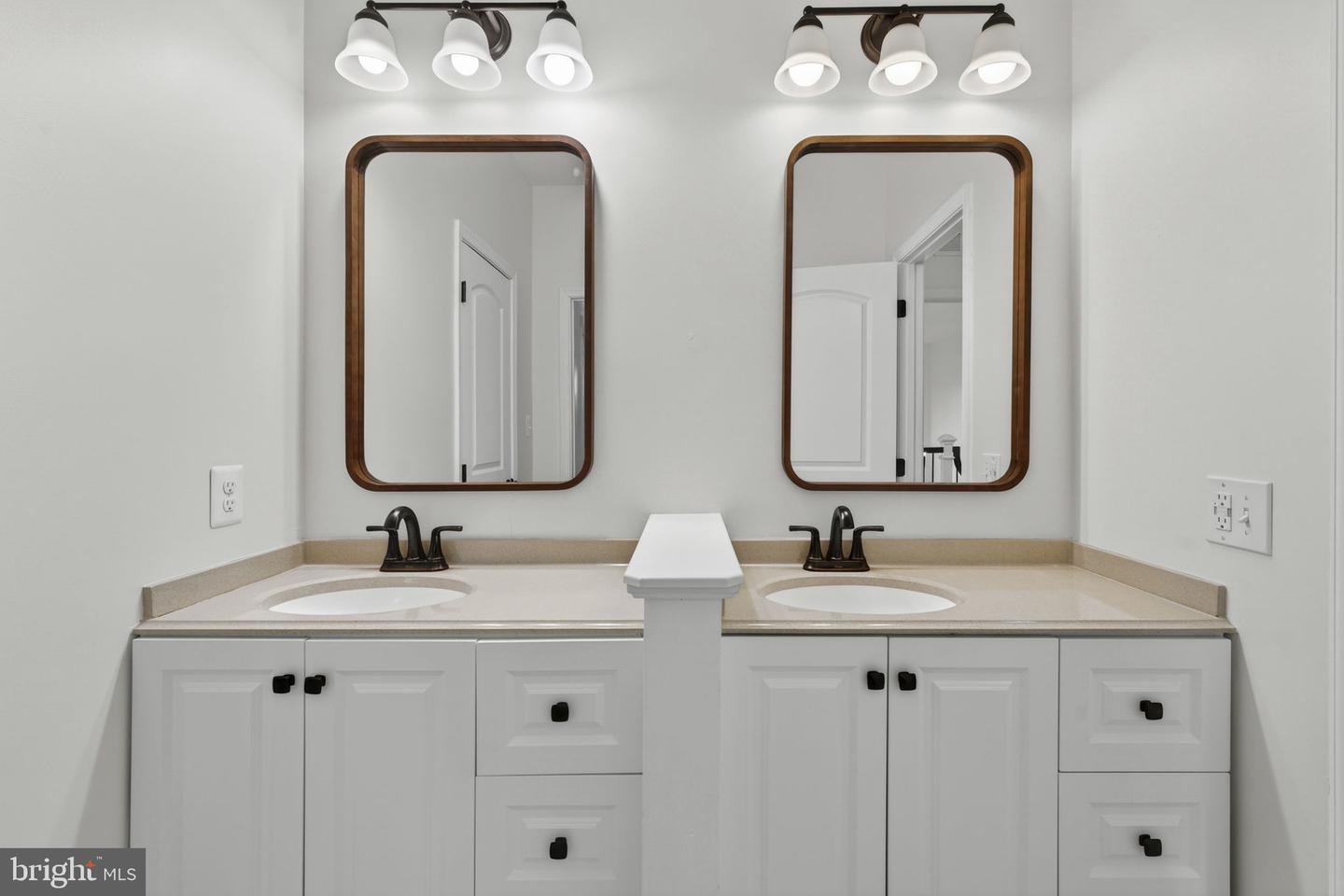 35080 MCKNIGHT CT, ROUND HILL, Virginia 20141, 5 Bedrooms Bedrooms, ,4 BathroomsBathrooms,Residential,For sale,35080 MCKNIGHT CT,VALO2111312 MLS # VALO2111312 35080 MCKNIGHT CT, ROUND HILL, Virginia 20141, 5 Bedrooms Bedrooms, ,4 BathroomsBathrooms,Residential,For sale,35080 MCKNIGHT CT,VALO2111312 MLS # VALO2111312