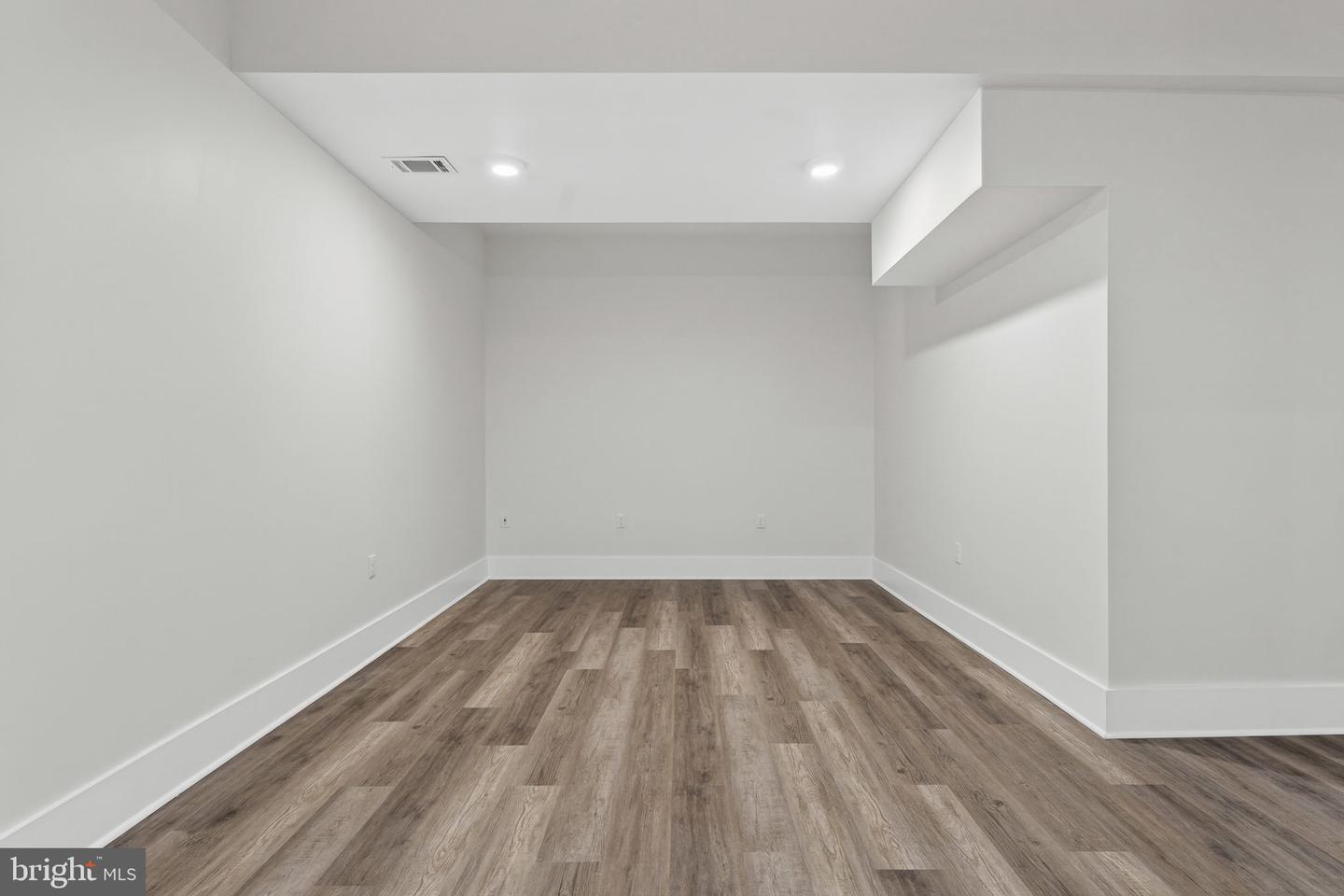 35080 MCKNIGHT CT, ROUND HILL, Virginia 20141, 5 Bedrooms Bedrooms, ,4 BathroomsBathrooms,Residential,For sale,35080 MCKNIGHT CT,VALO2111312 MLS # VALO2111312 35080 MCKNIGHT CT, ROUND HILL, Virginia 20141, 5 Bedrooms Bedrooms, ,4 BathroomsBathrooms,Residential,For sale,35080 MCKNIGHT CT,VALO2111312 MLS # VALO2111312