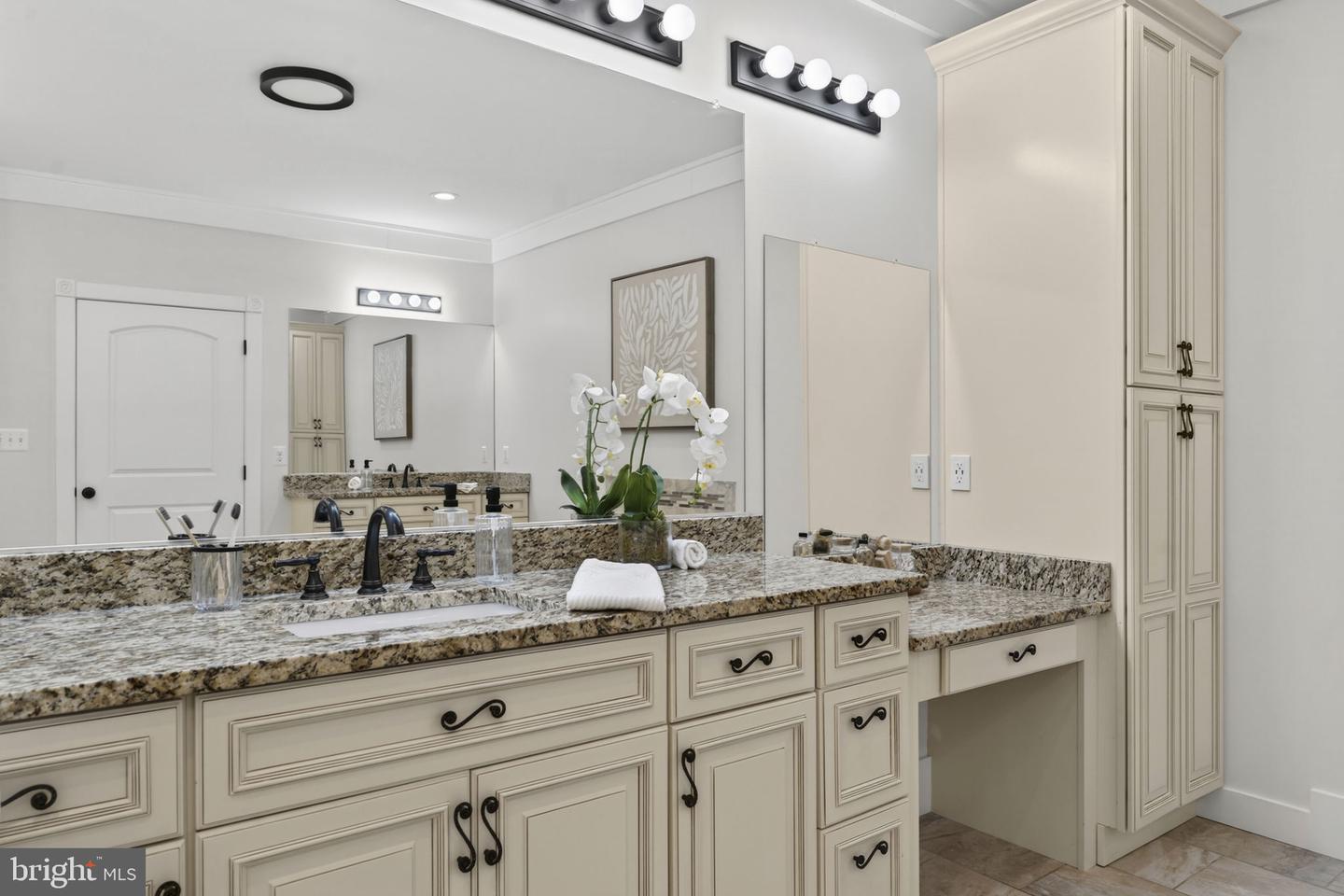 35080 MCKNIGHT CT, ROUND HILL, Virginia 20141, 5 Bedrooms Bedrooms, ,4 BathroomsBathrooms,Residential,For sale,35080 MCKNIGHT CT,VALO2111312 MLS # VALO2111312 35080 MCKNIGHT CT, ROUND HILL, Virginia 20141, 5 Bedrooms Bedrooms, ,4 BathroomsBathrooms,Residential,For sale,35080 MCKNIGHT CT,VALO2111312 MLS # VALO2111312